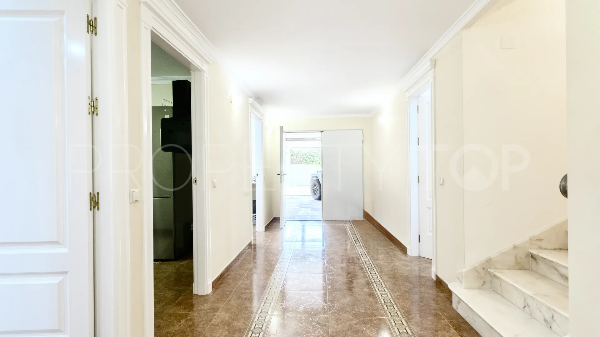 For sale villa with 6 bedrooms in Hacienda las Chapas