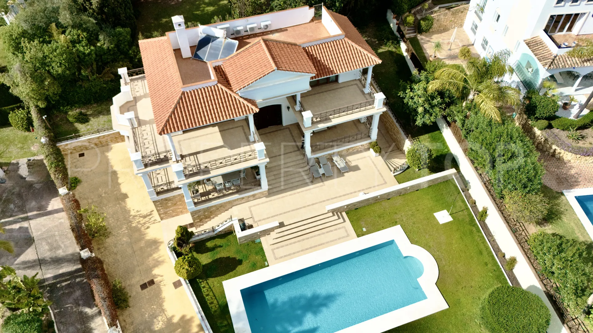 For sale villa with 6 bedrooms in Hacienda las Chapas