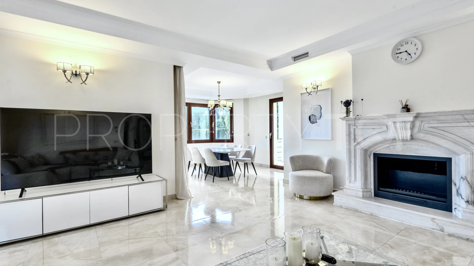 For sale villa with 6 bedrooms in Hacienda las Chapas
