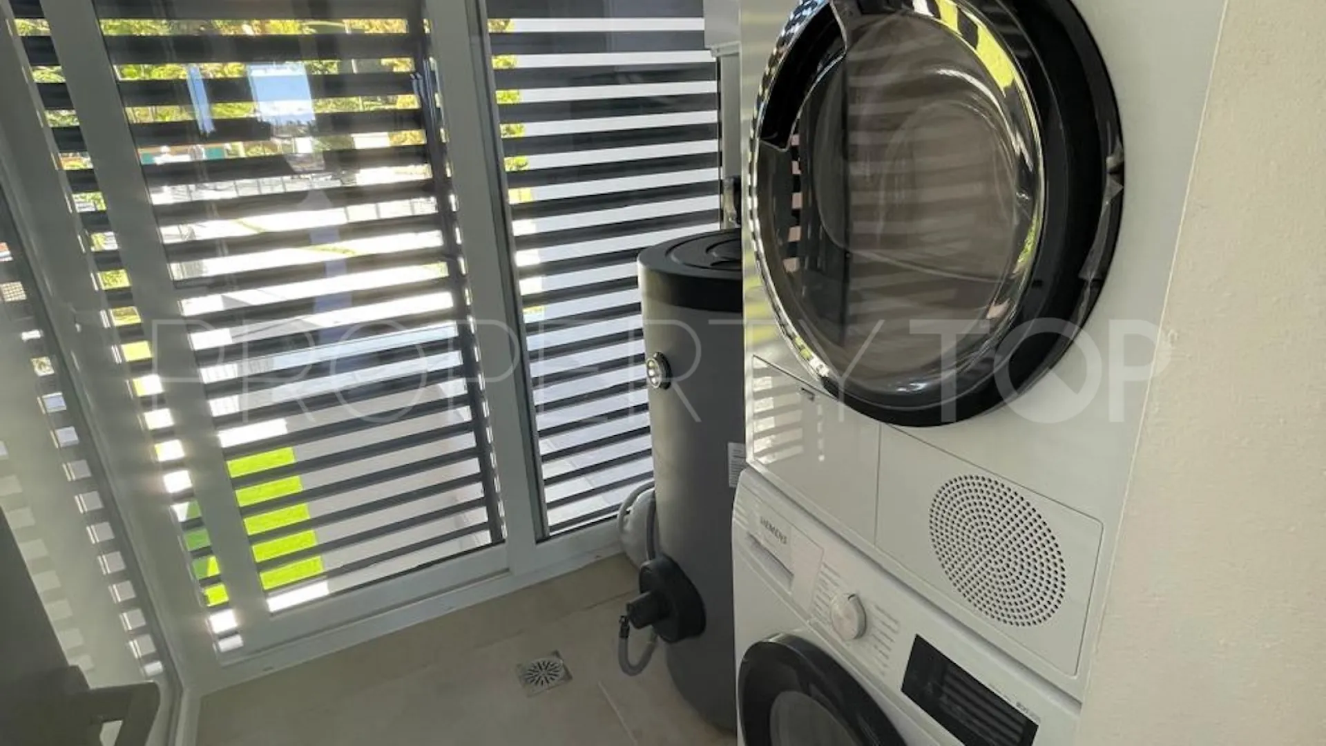 Estepona Este, apartamento en venta de 3 dormitorios