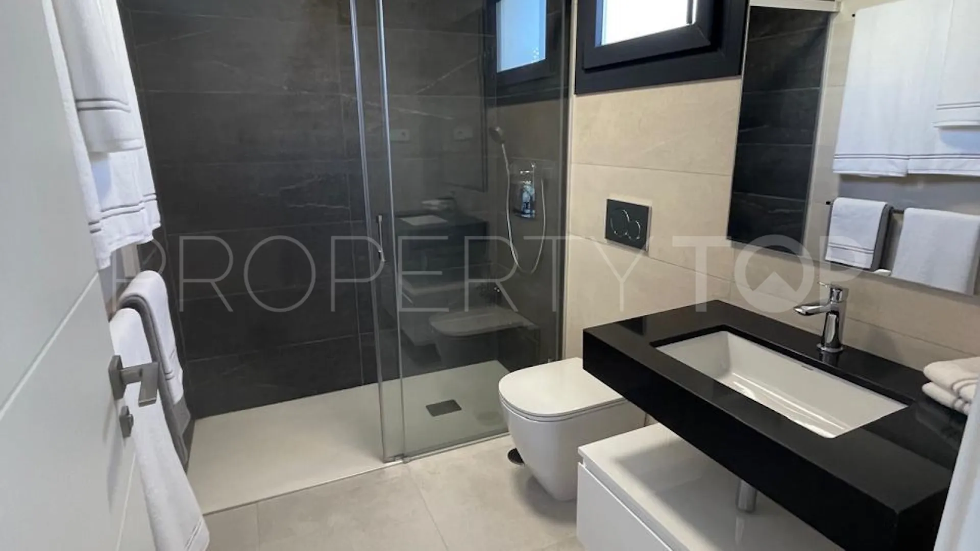 Estepona Este, apartamento en venta de 3 dormitorios