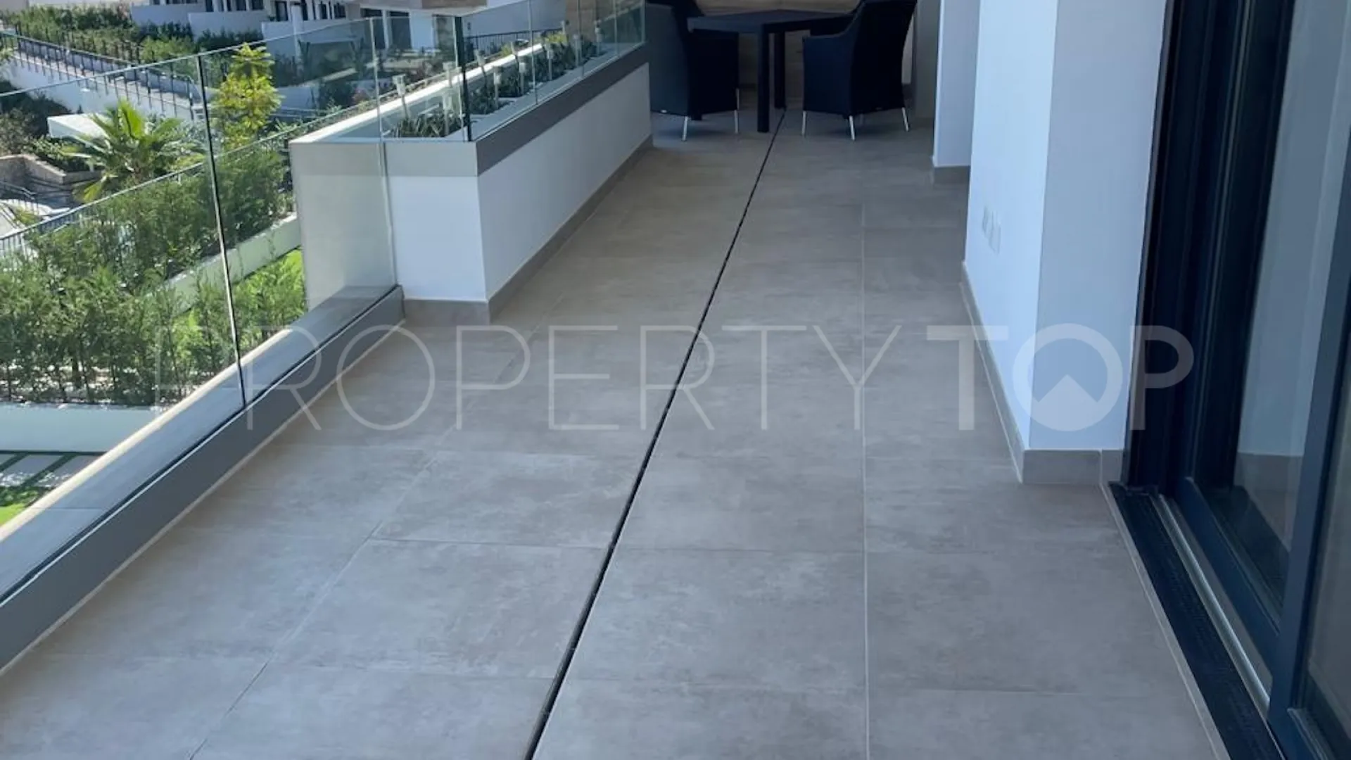 Estepona Este, apartamento en venta de 3 dormitorios