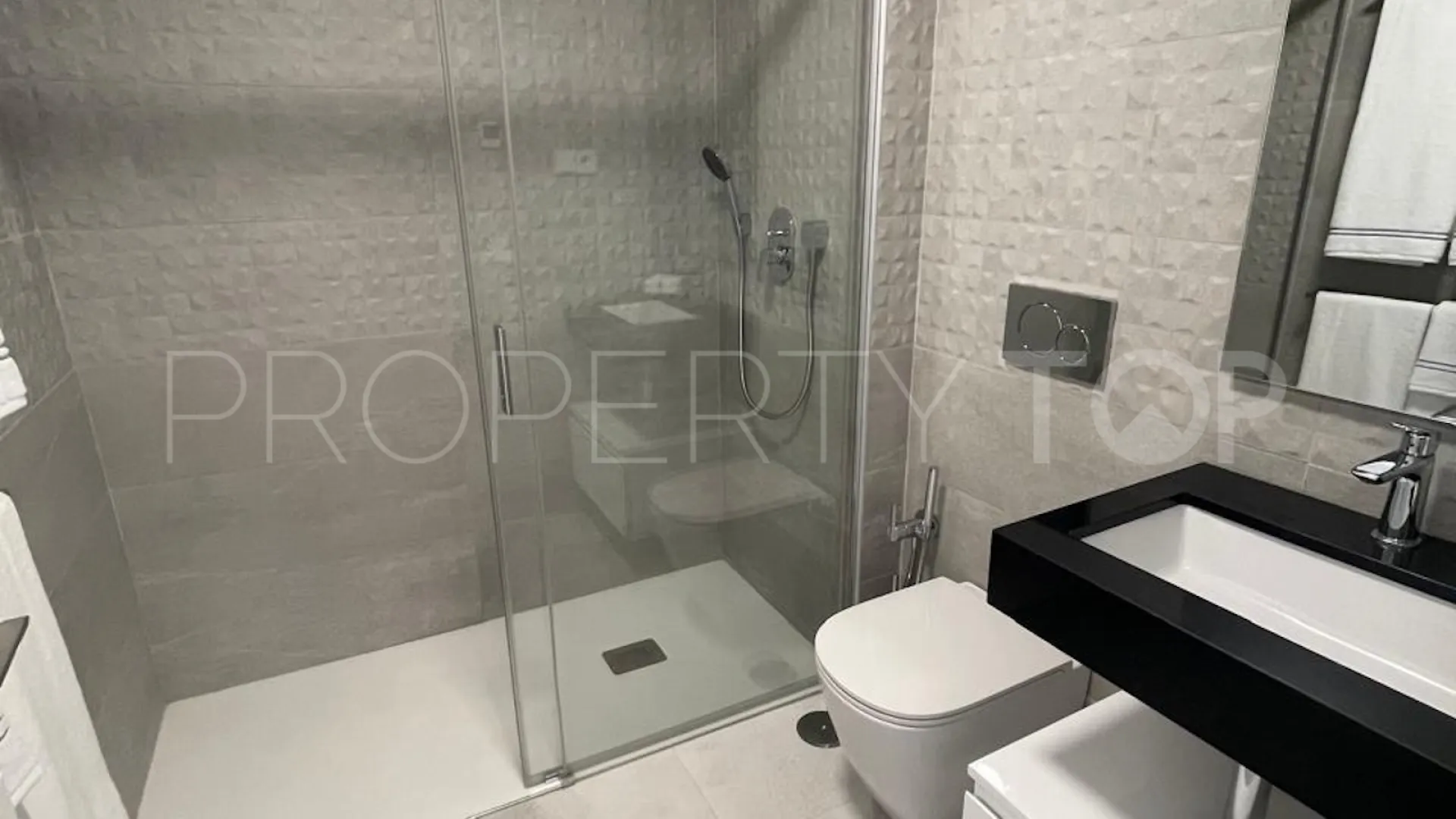 Estepona Este, apartamento en venta de 3 dormitorios