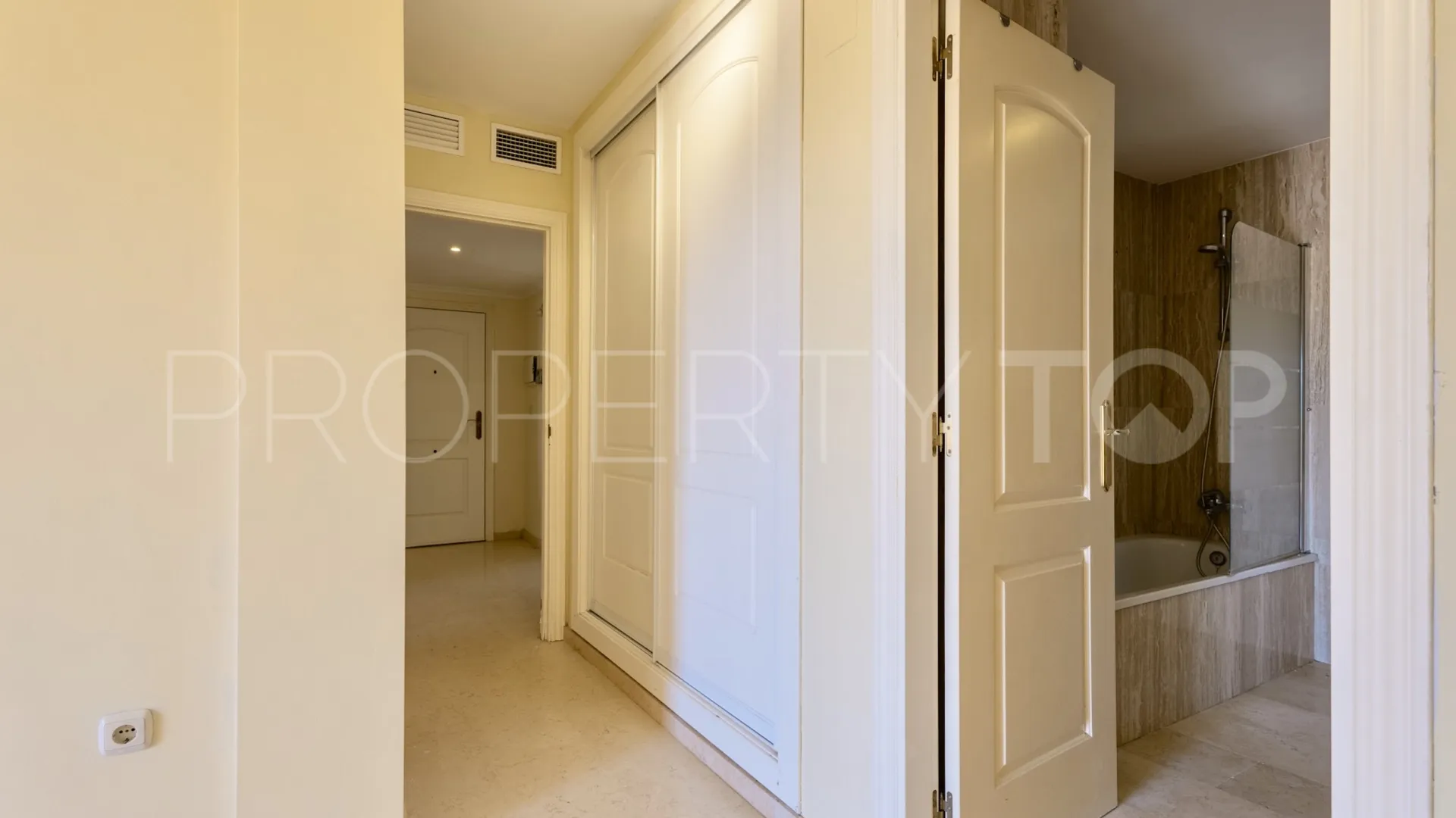 Santa Maria, apartamento planta baja de 3 dormitorios en venta