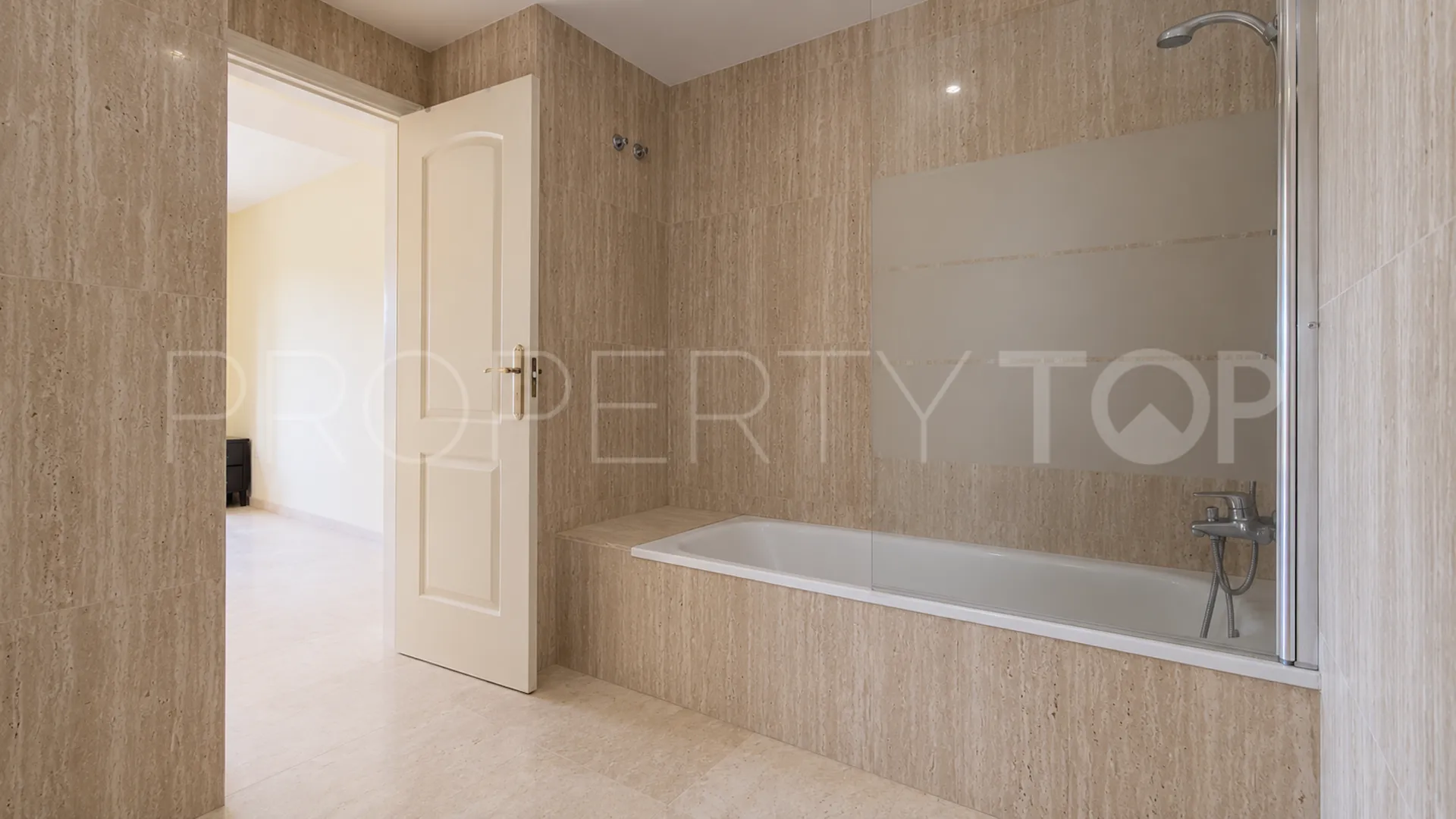 Santa Maria, apartamento planta baja de 3 dormitorios en venta
