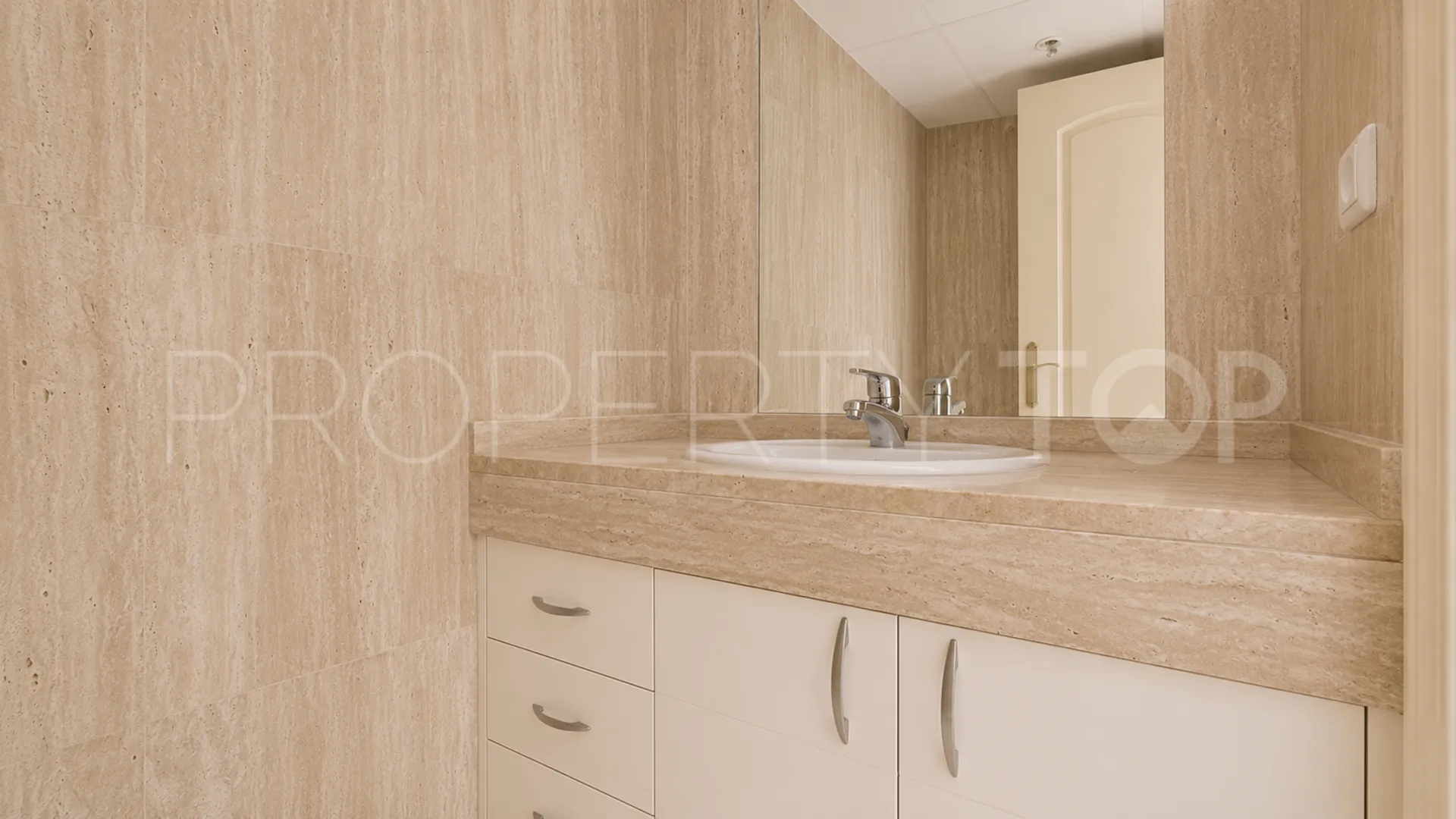 Santa Maria, apartamento planta baja de 3 dormitorios en venta