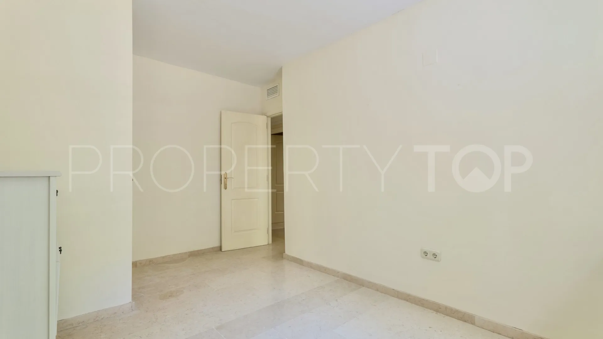 Santa Maria, apartamento planta baja de 3 dormitorios en venta