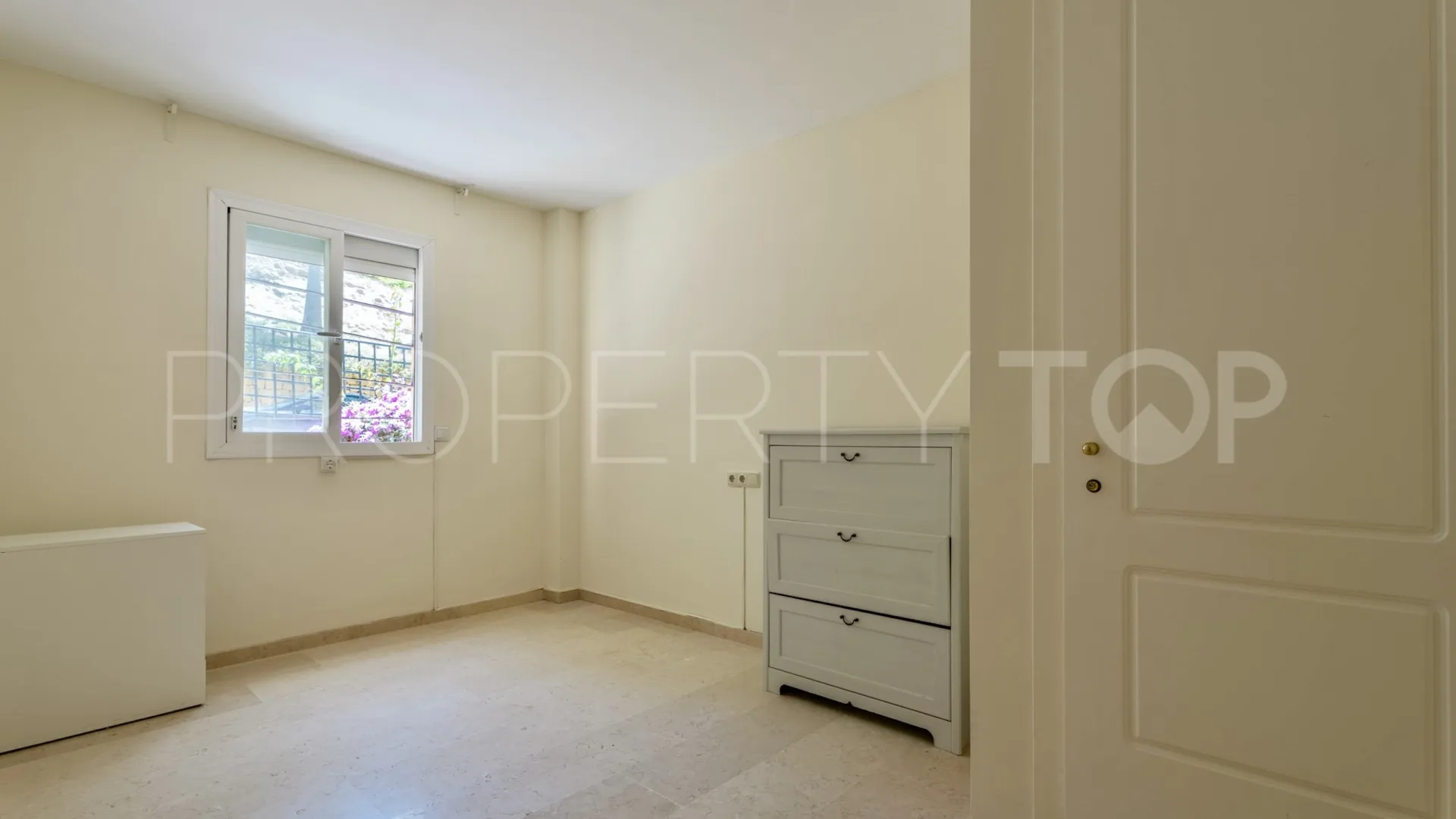 Santa Maria, apartamento planta baja de 3 dormitorios en venta
