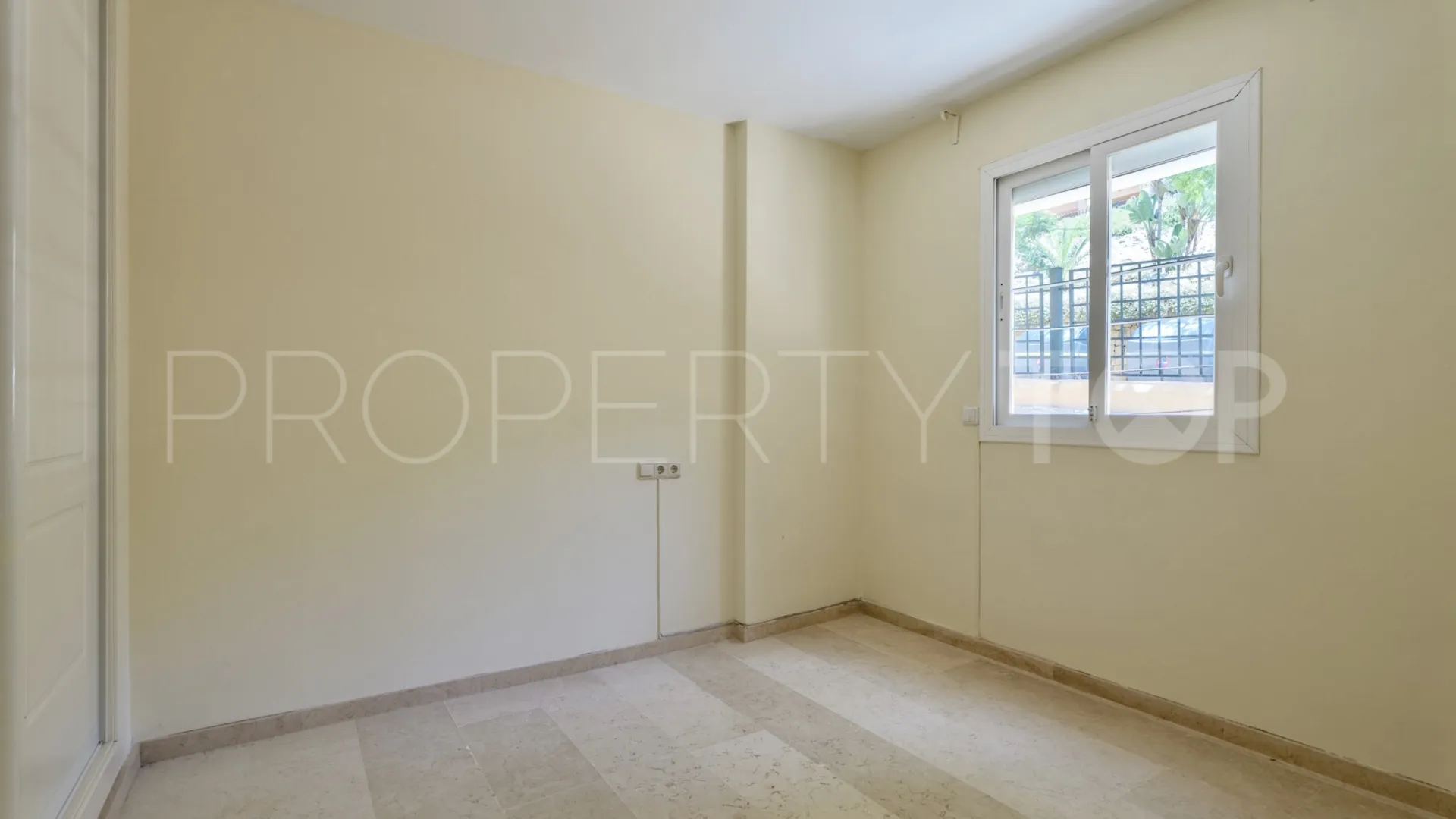 Santa Maria, apartamento planta baja de 3 dormitorios en venta