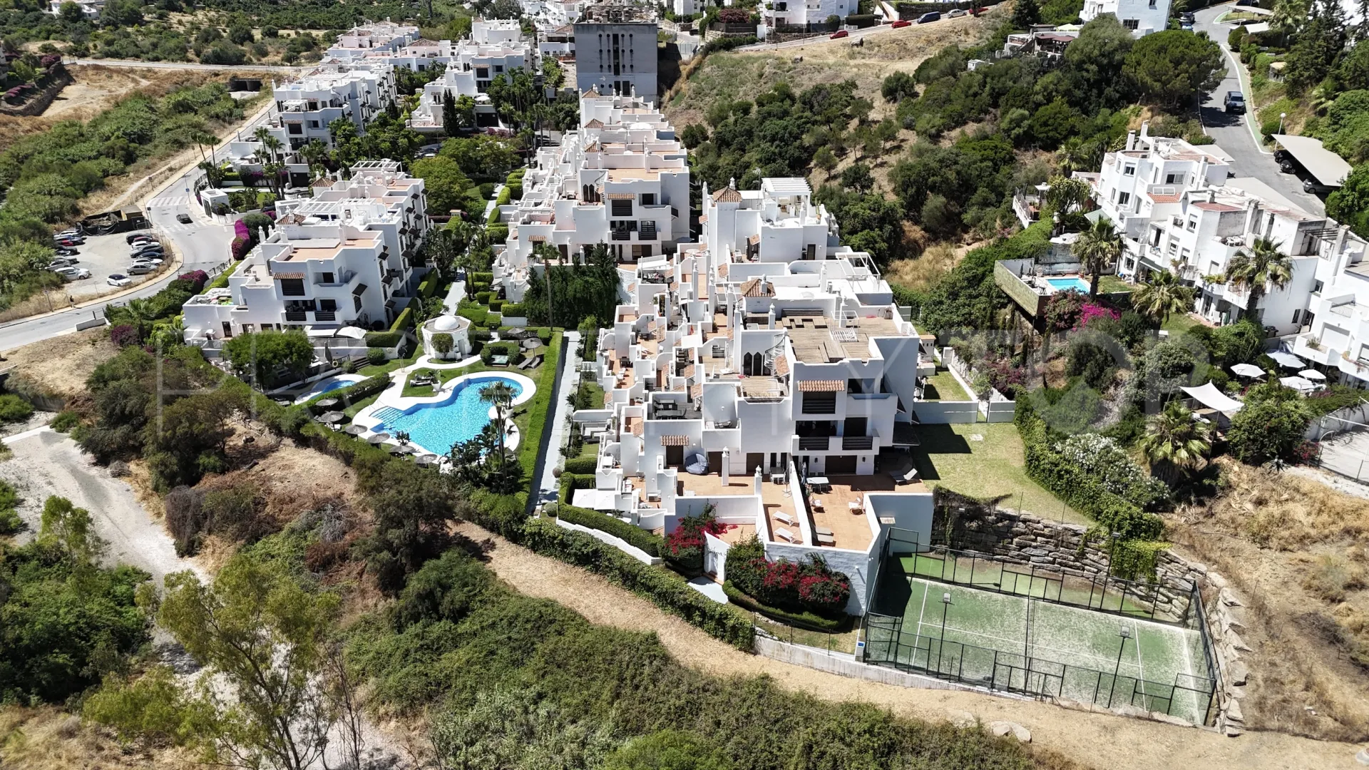 For sale ground floor apartment in Estepona East