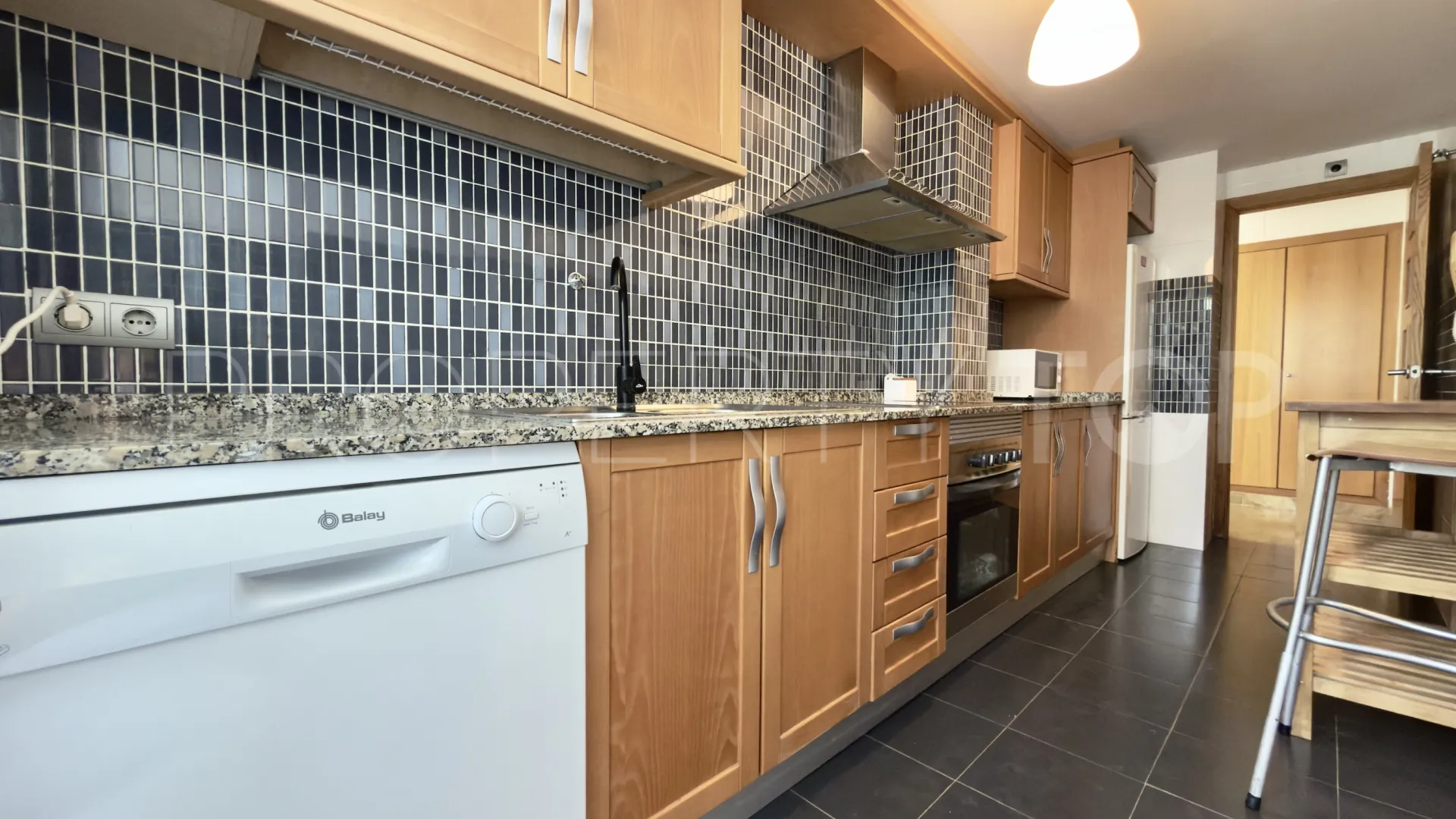 For sale ground floor apartment in Estepona East
