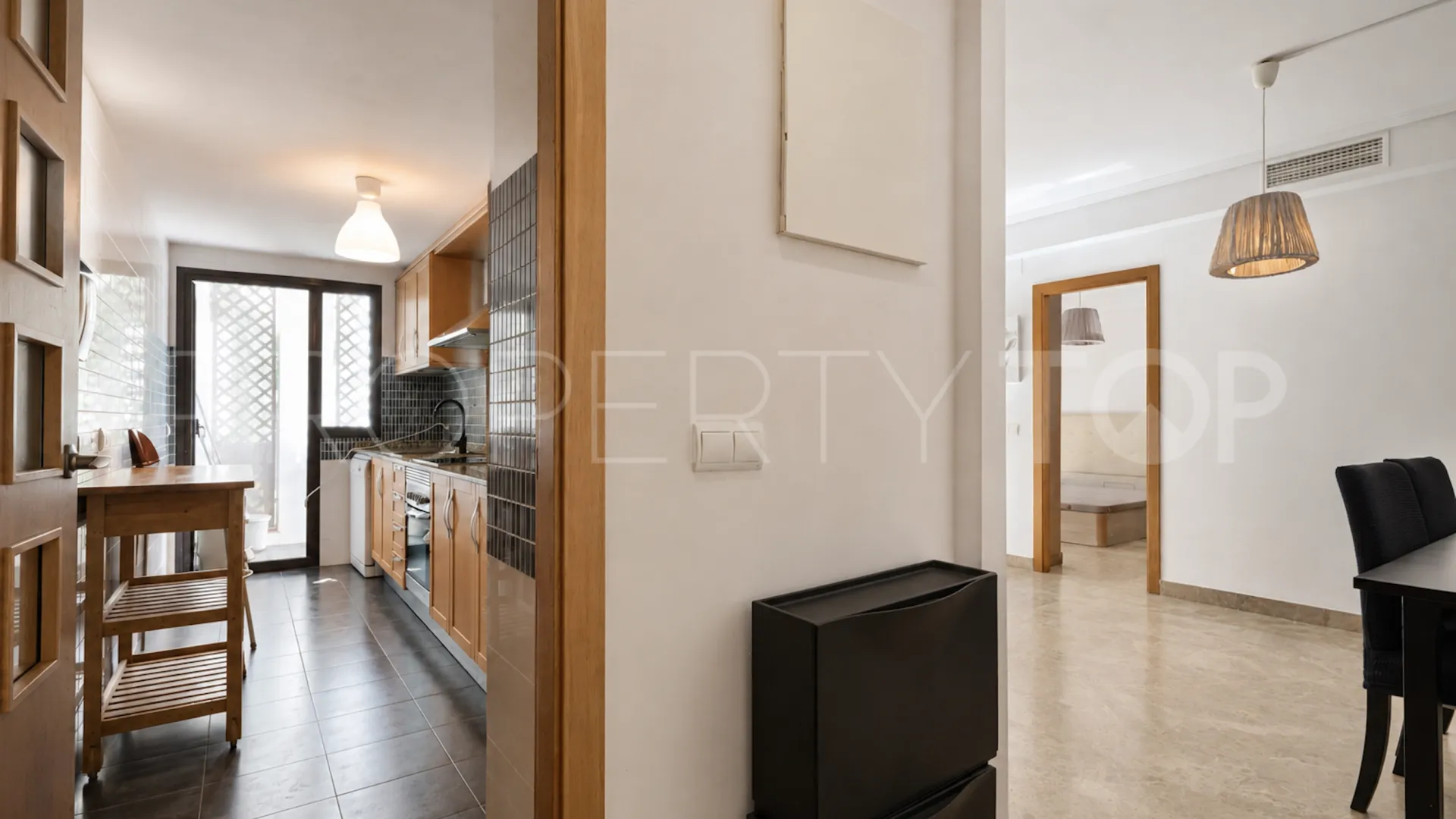 For sale ground floor apartment in Estepona East