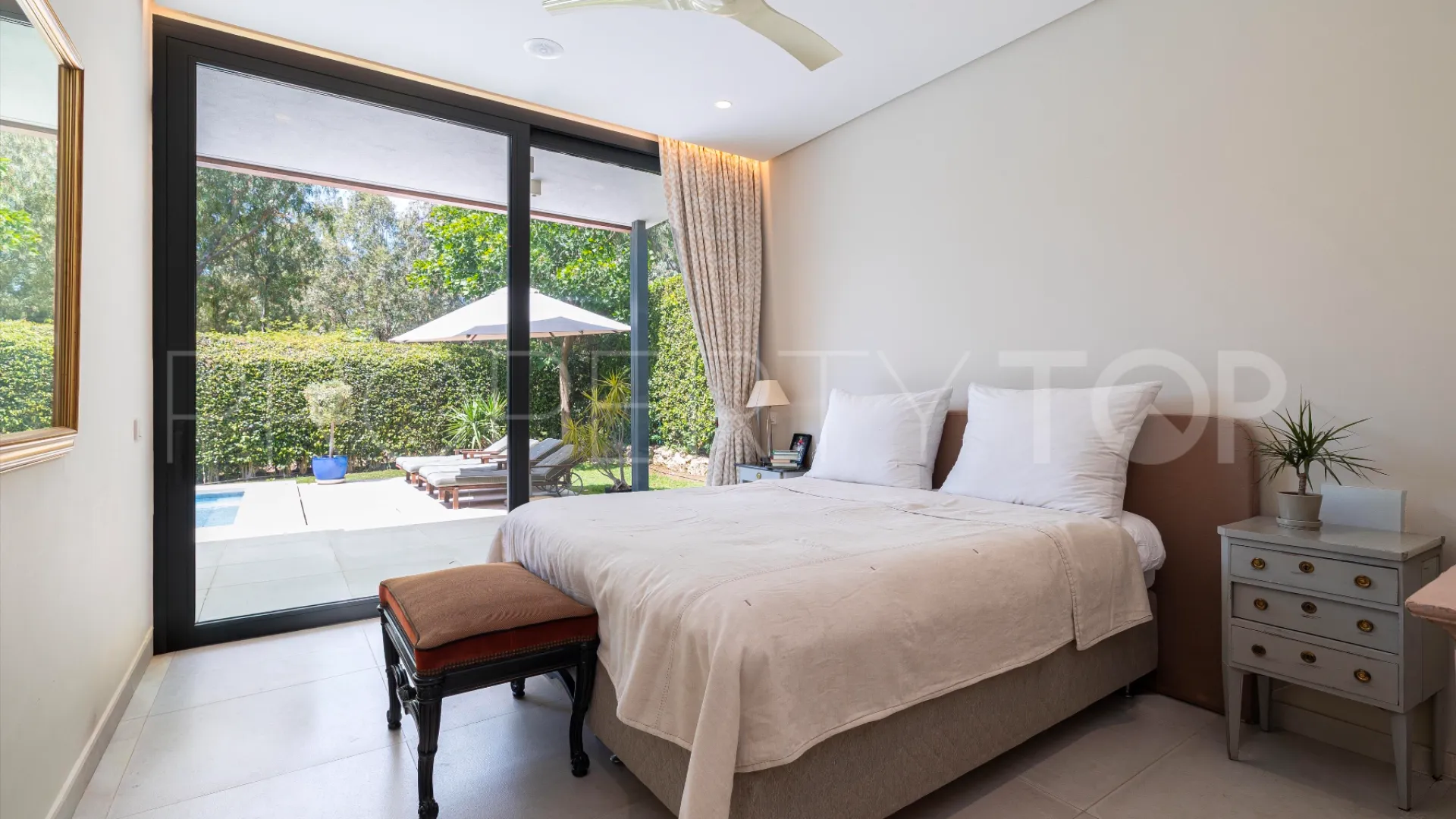 Villa de 4 dormitorios en venta en Marques de Guadalmina