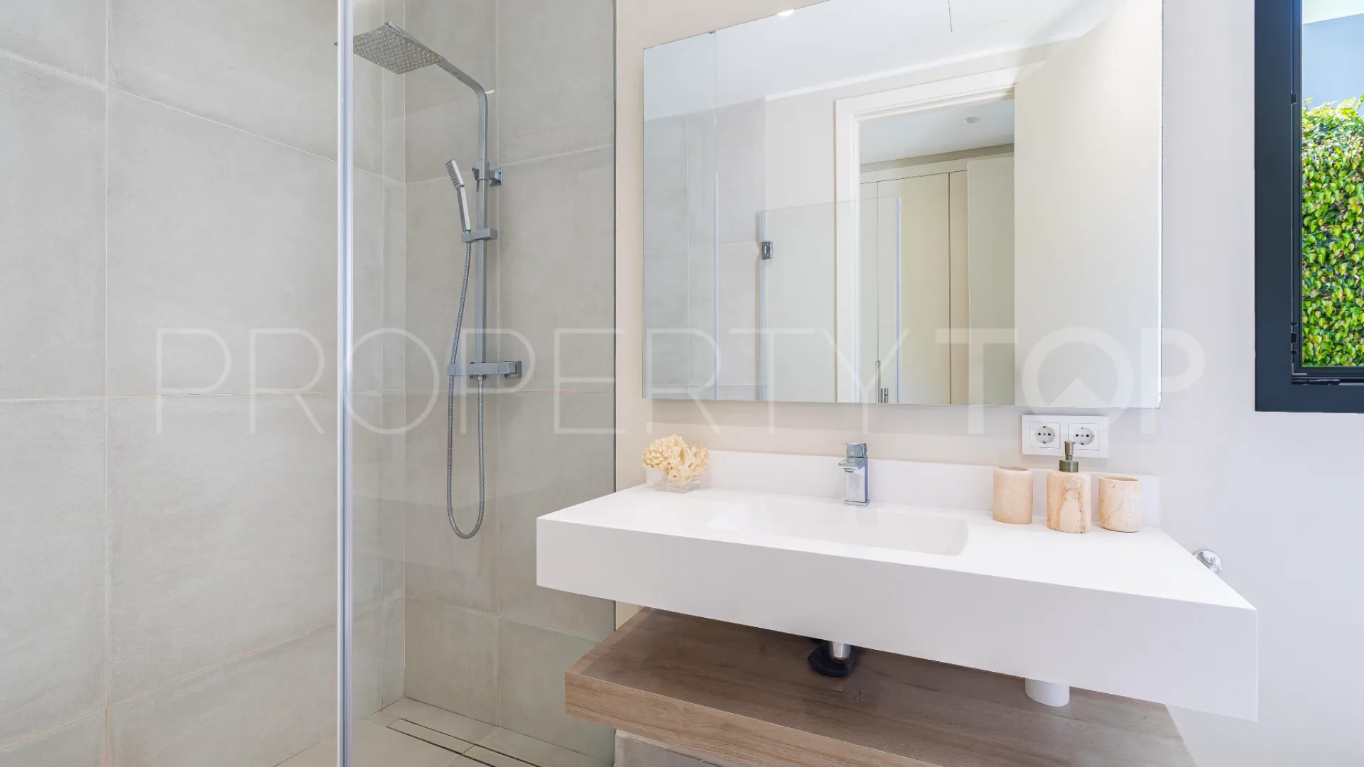 Villa de 4 dormitorios en venta en Marques de Guadalmina