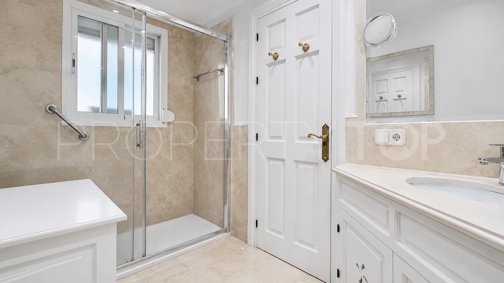 3 bedrooms penthouse in Marbella Centro for sale