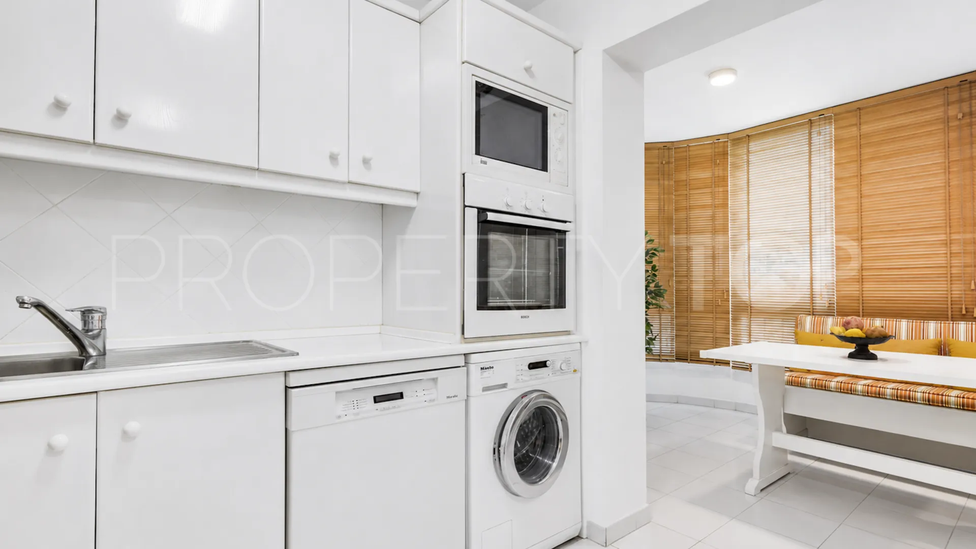 3 bedrooms penthouse in Marbella Centro for sale