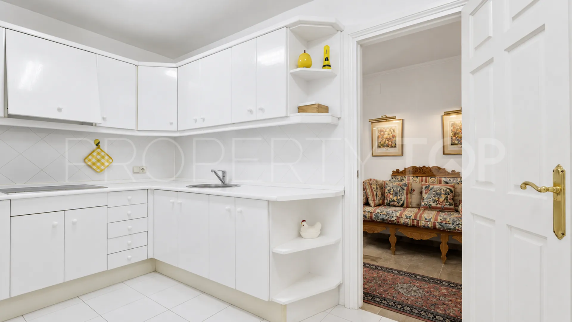 3 bedrooms penthouse in Marbella Centro for sale