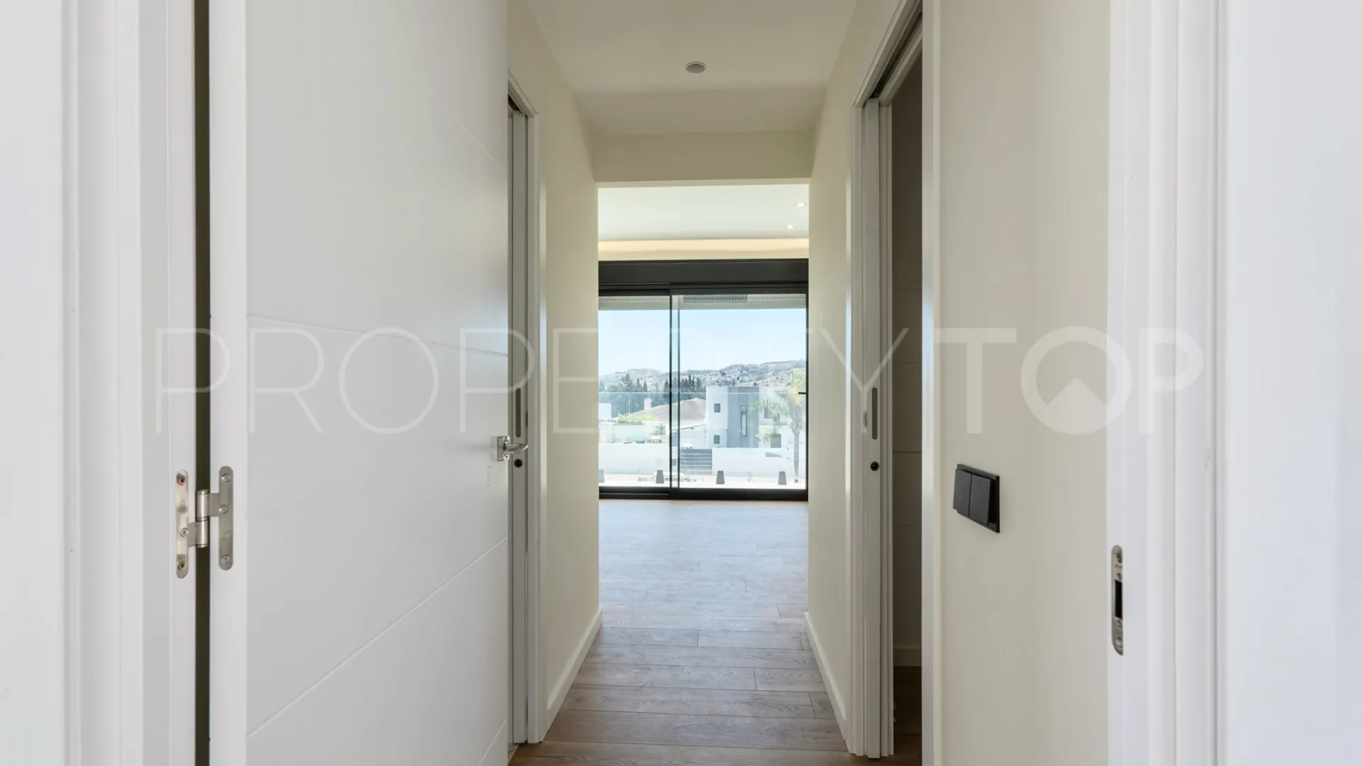 Sierrezuela 2 bedrooms villa for sale