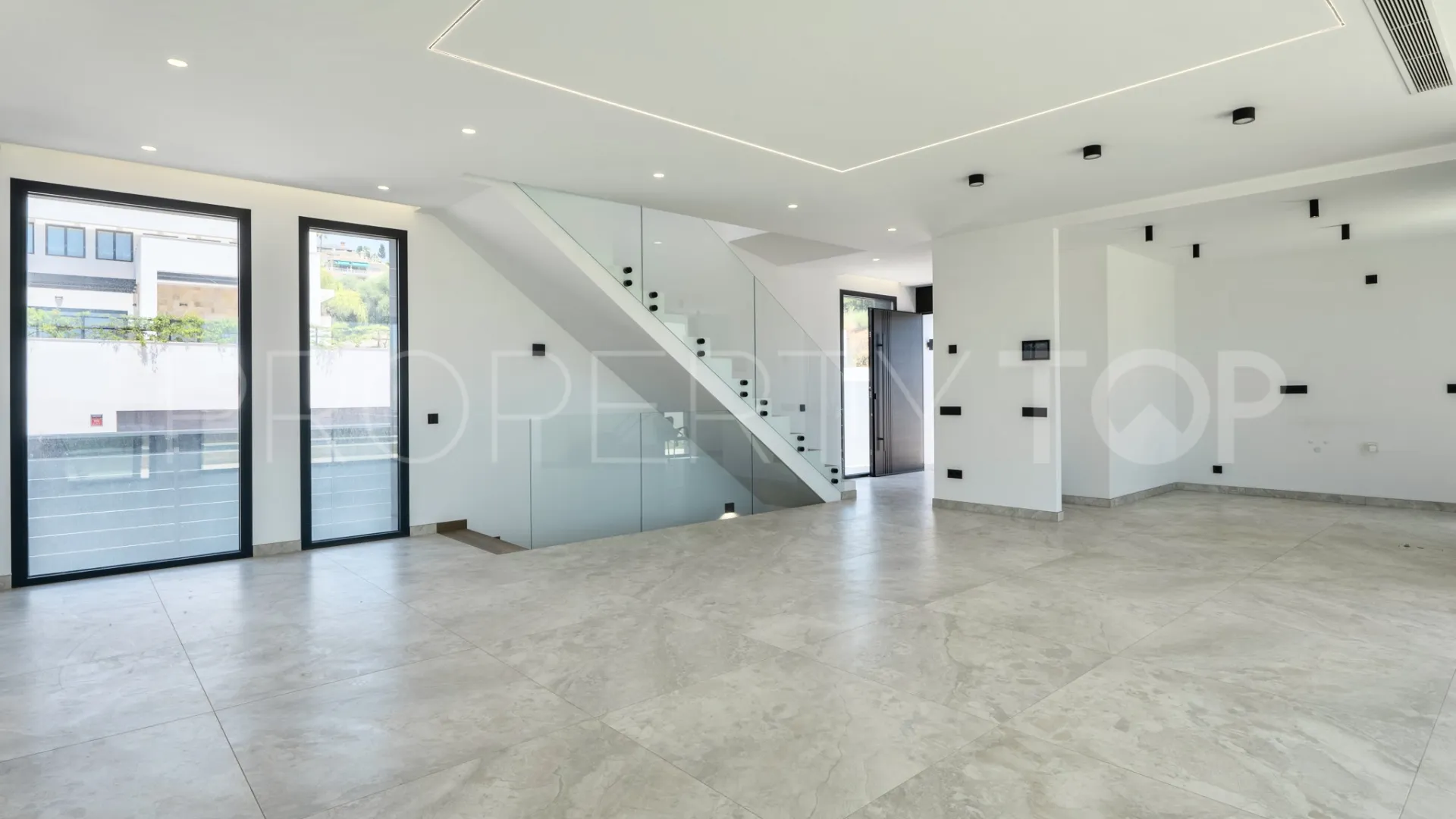 Sierrezuela 2 bedrooms villa for sale