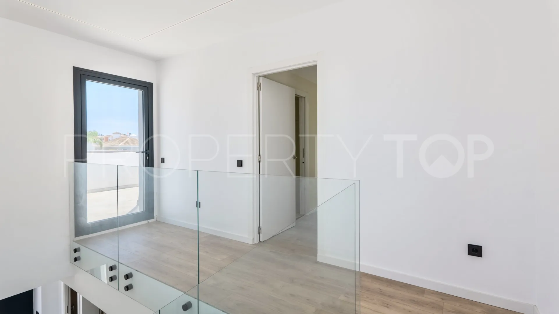 Sierrezuela 2 bedrooms villa for sale