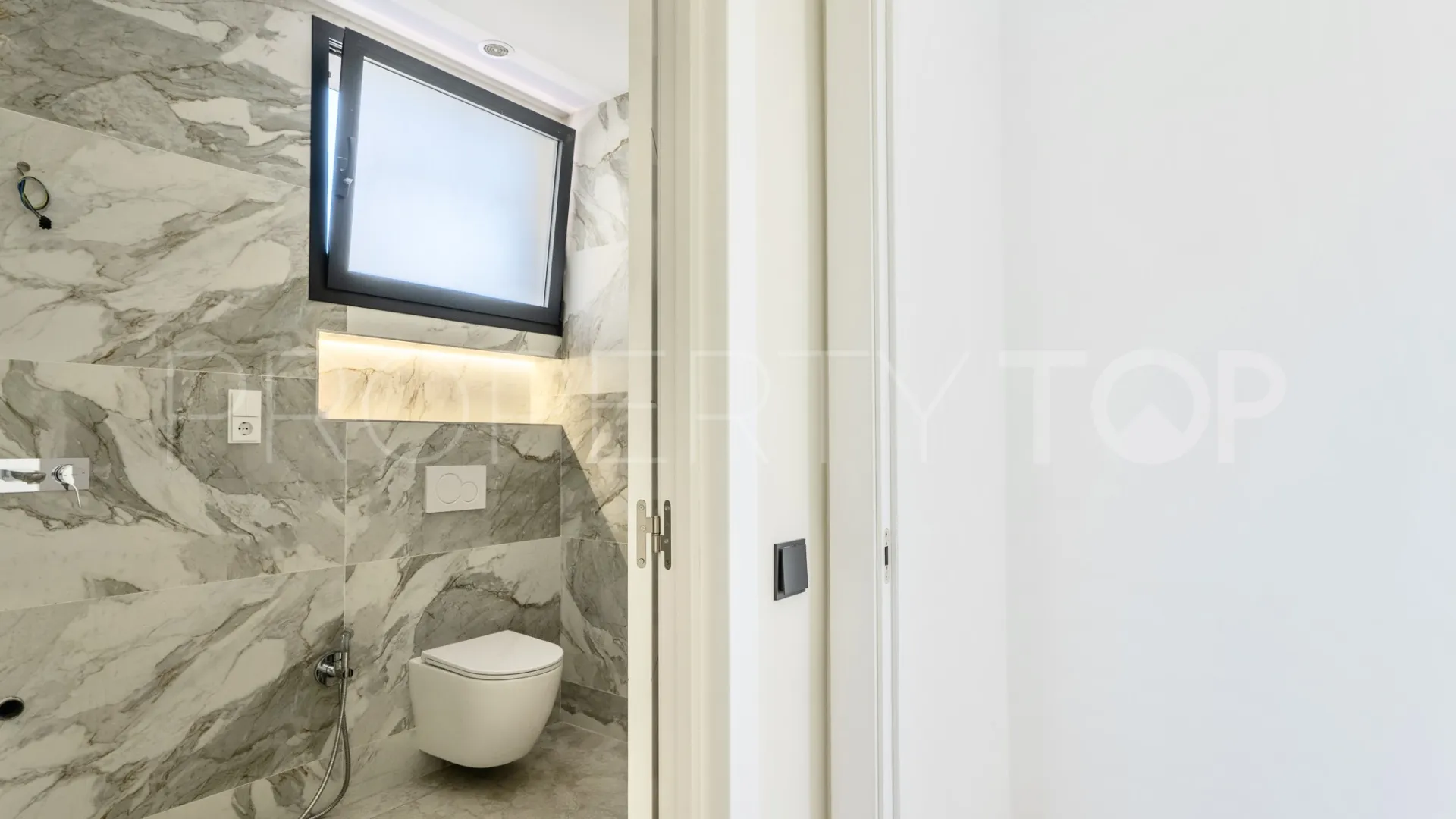 Sierrezuela 2 bedrooms villa for sale