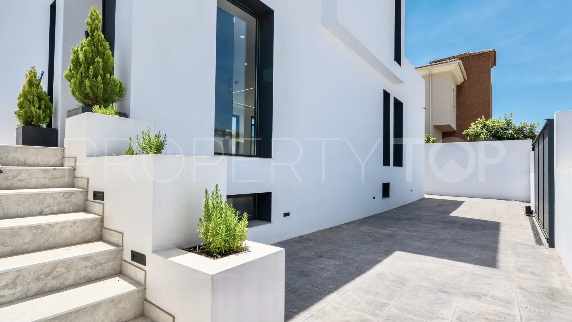 Sierrezuela 2 bedrooms villa for sale