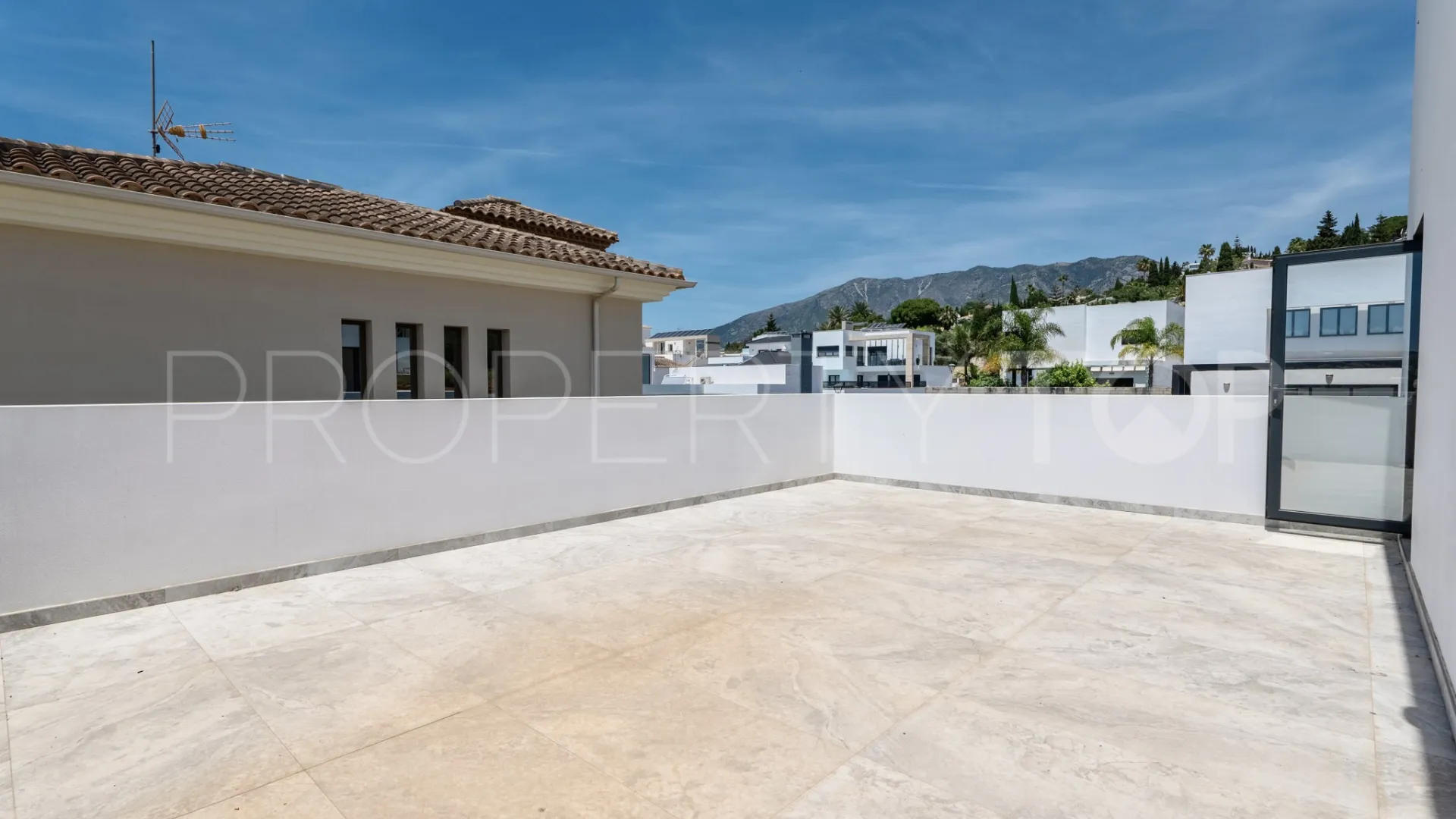 Sierrezuela 2 bedrooms villa for sale