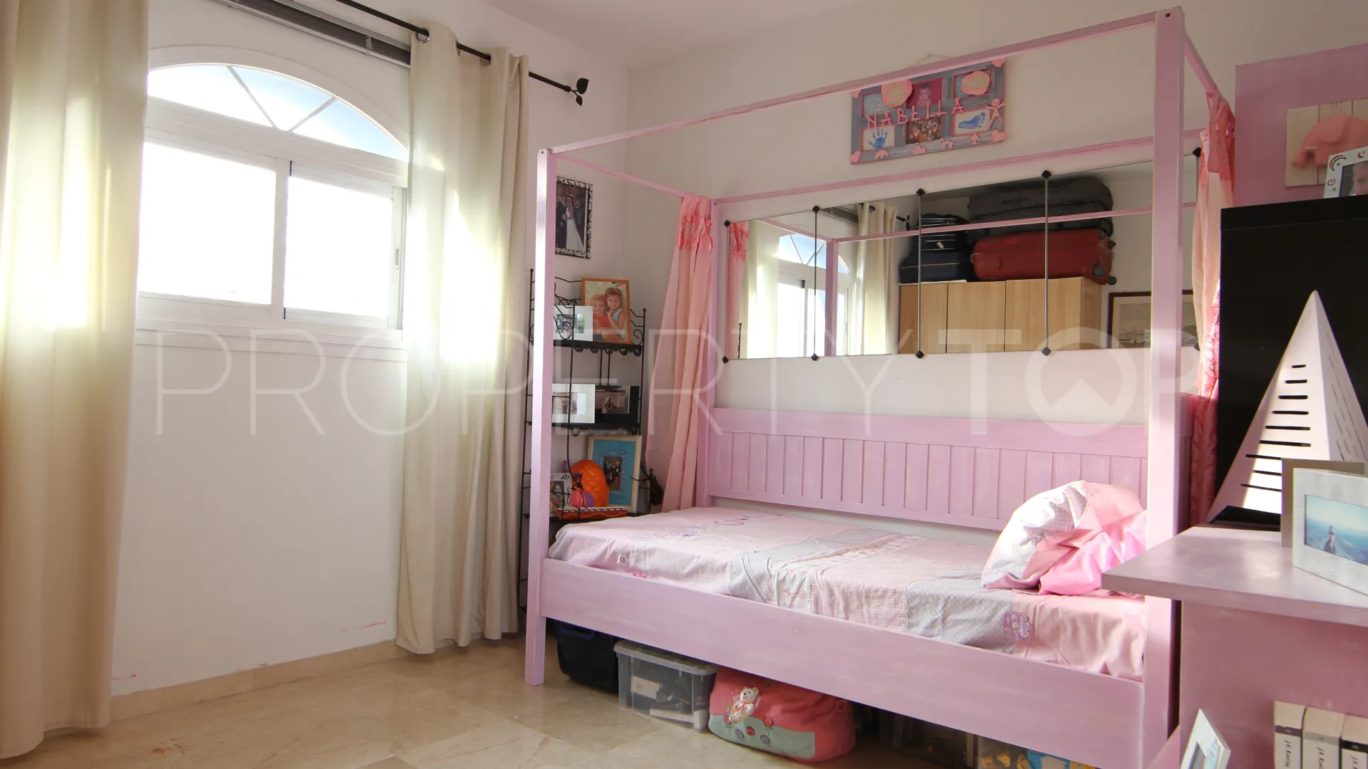 For sale town house in San Pedro de Alcantara with 5 bedrooms