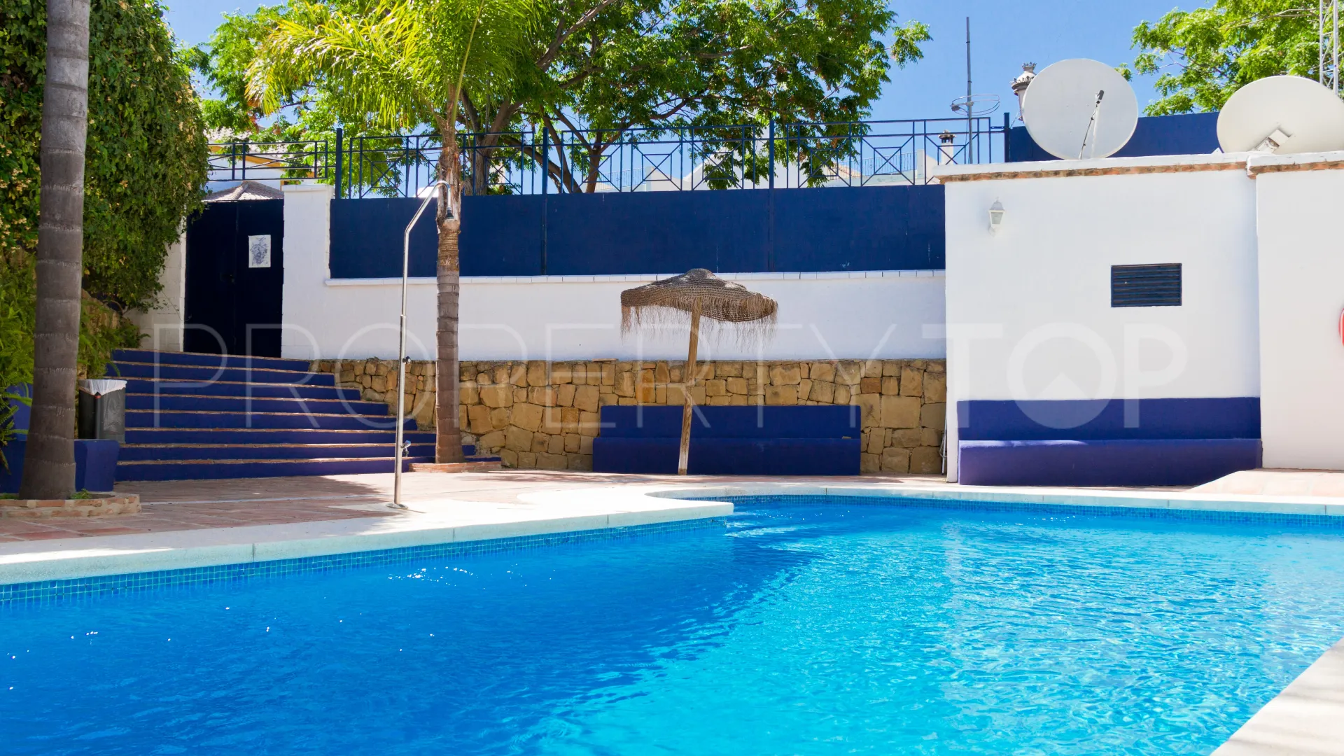 For sale town house in San Pedro de Alcantara with 5 bedrooms