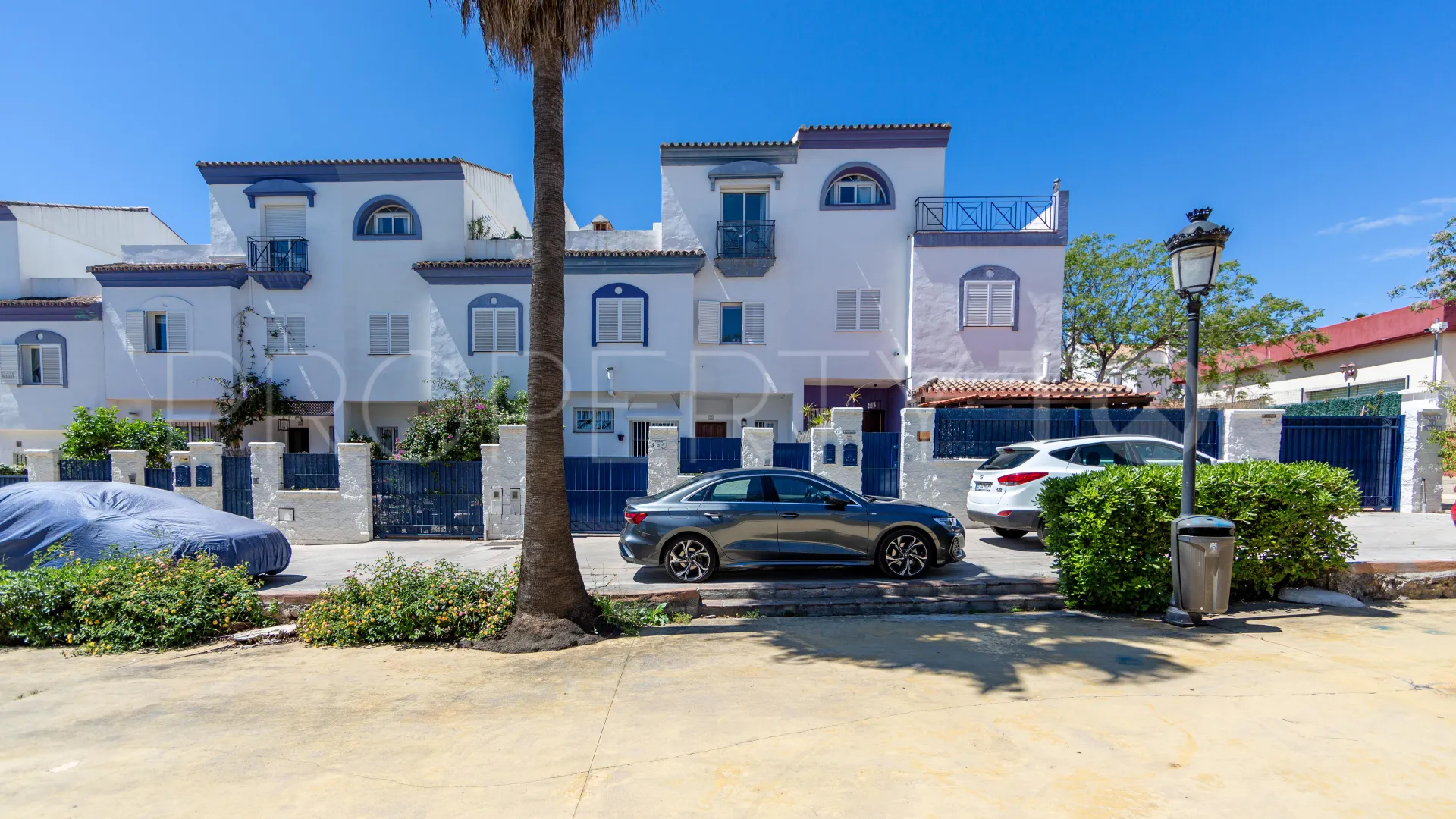 For sale town house in San Pedro de Alcantara with 5 bedrooms