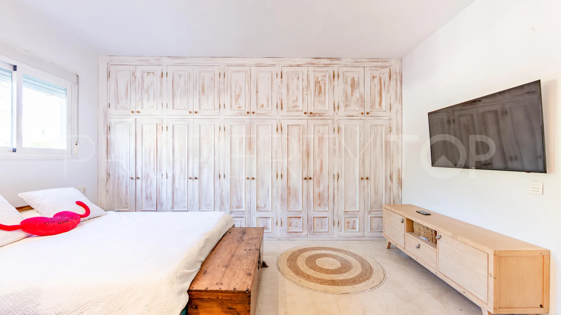 For sale town house in San Pedro de Alcantara with 5 bedrooms