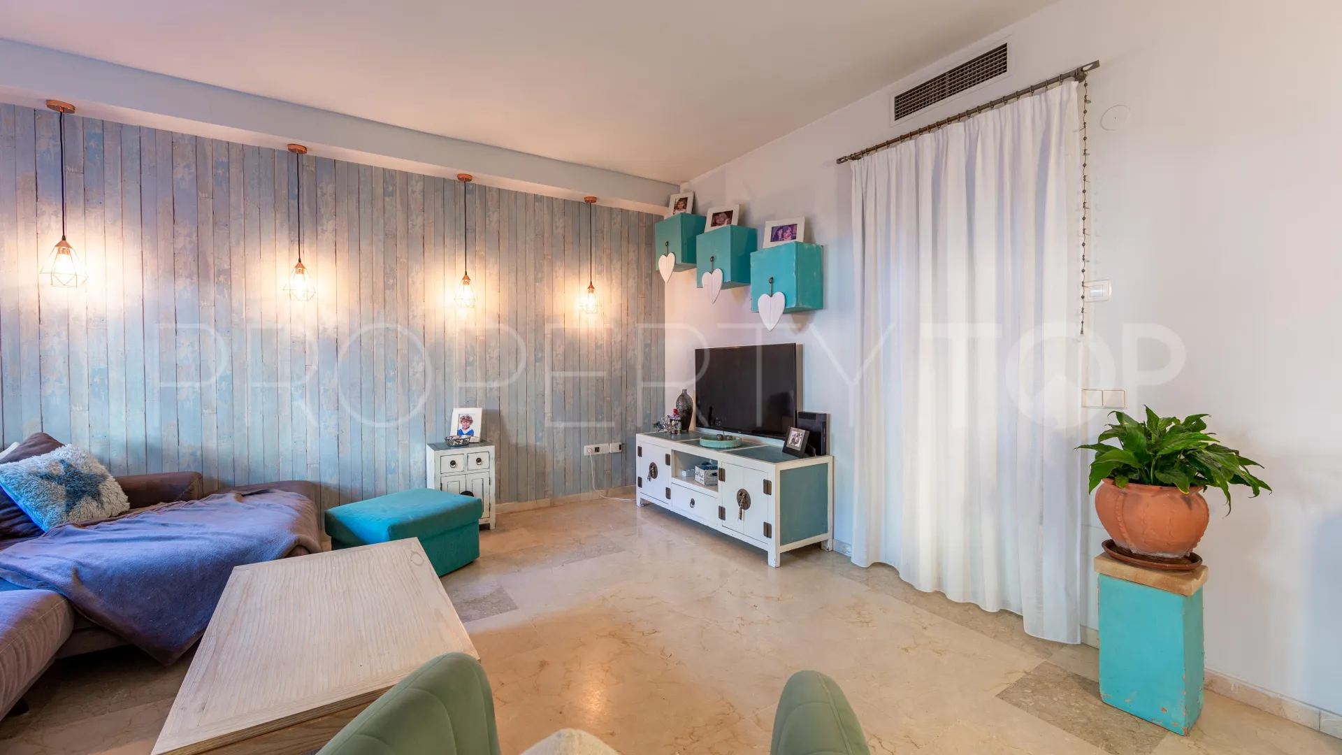 For sale town house in San Pedro de Alcantara with 5 bedrooms