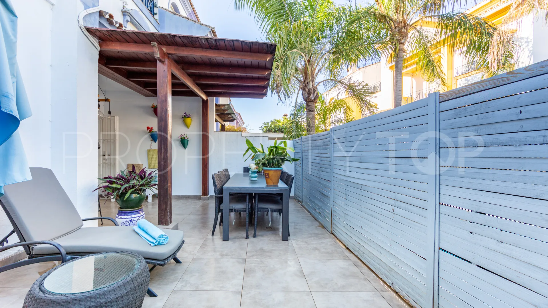 For sale town house in San Pedro de Alcantara with 5 bedrooms