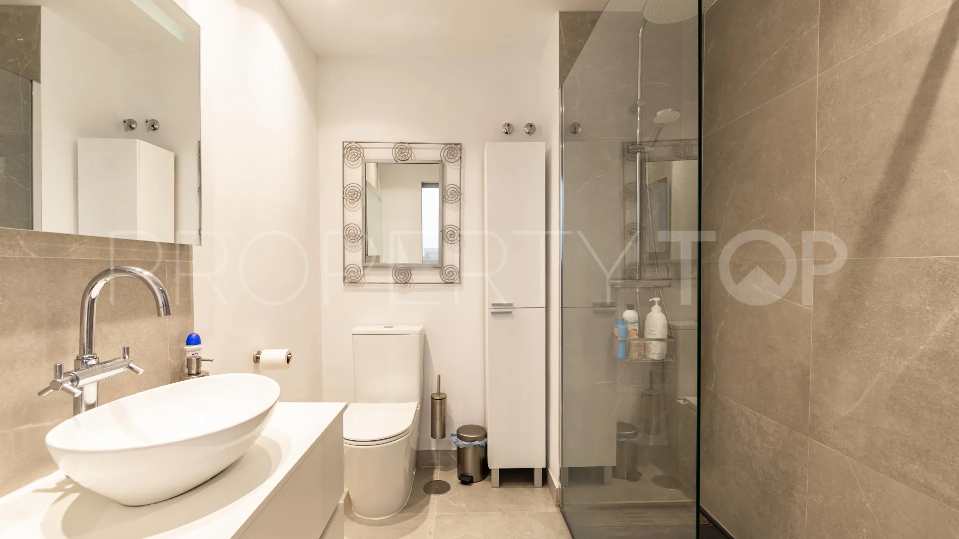 For sale town house in San Pedro de Alcantara with 5 bedrooms