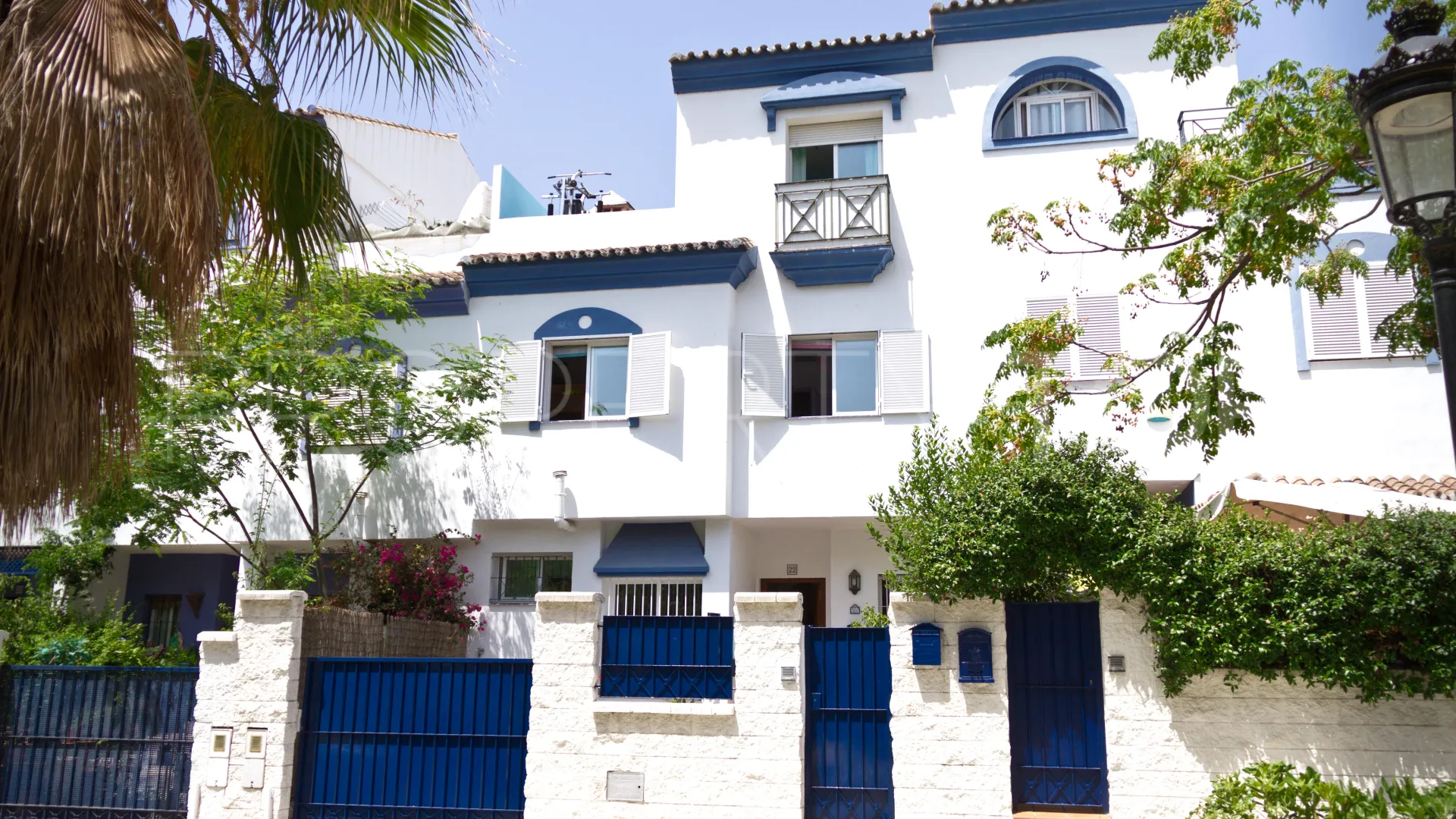 For sale town house in San Pedro de Alcantara with 5 bedrooms