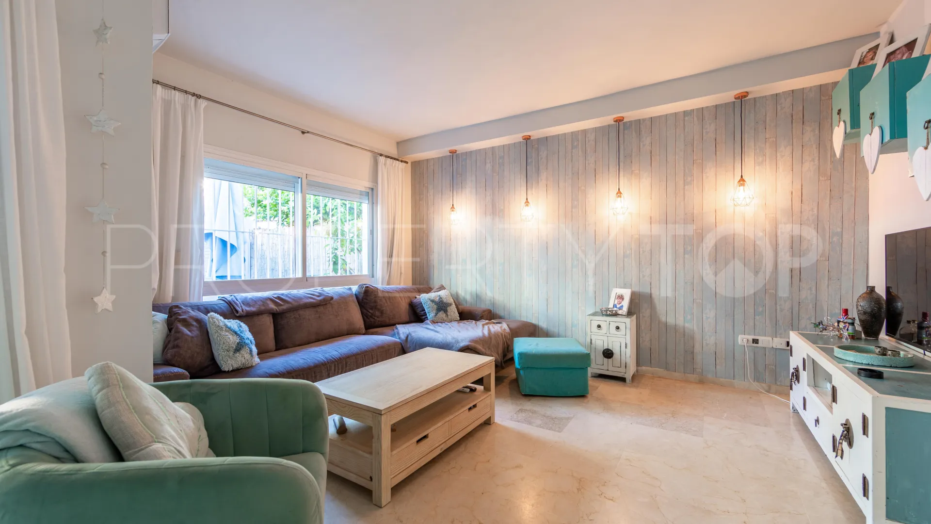 For sale town house in San Pedro de Alcantara with 5 bedrooms