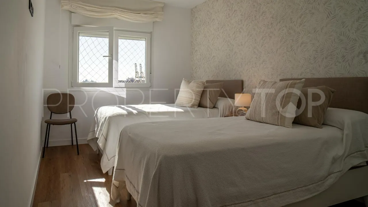For sale Malaga - Este apartment