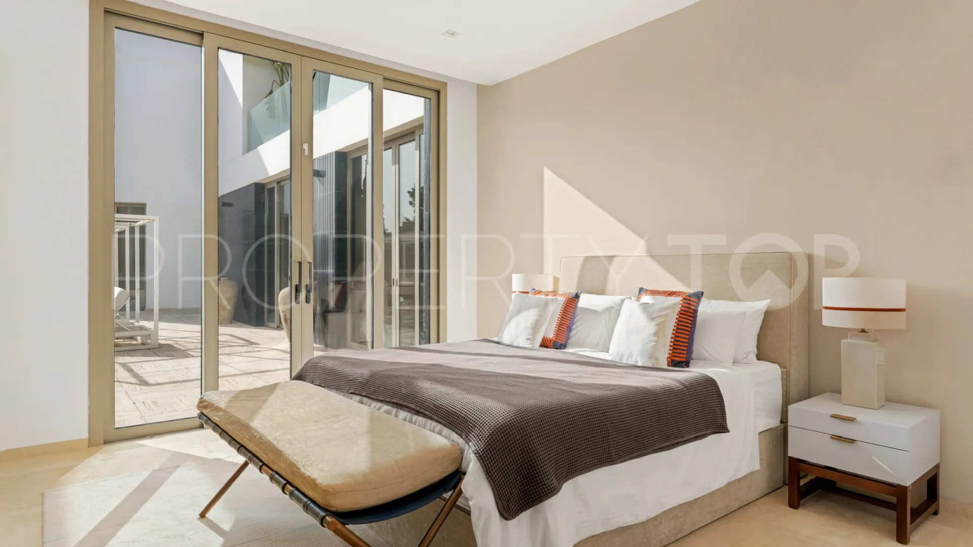 Villa en venta en Los Flamingos Golf de 6 dormitorios