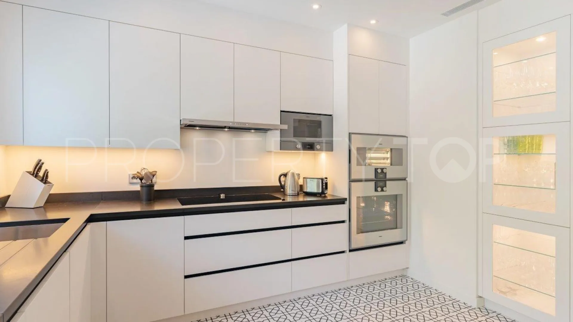 Adosado en venta en Marbella Golden Mile