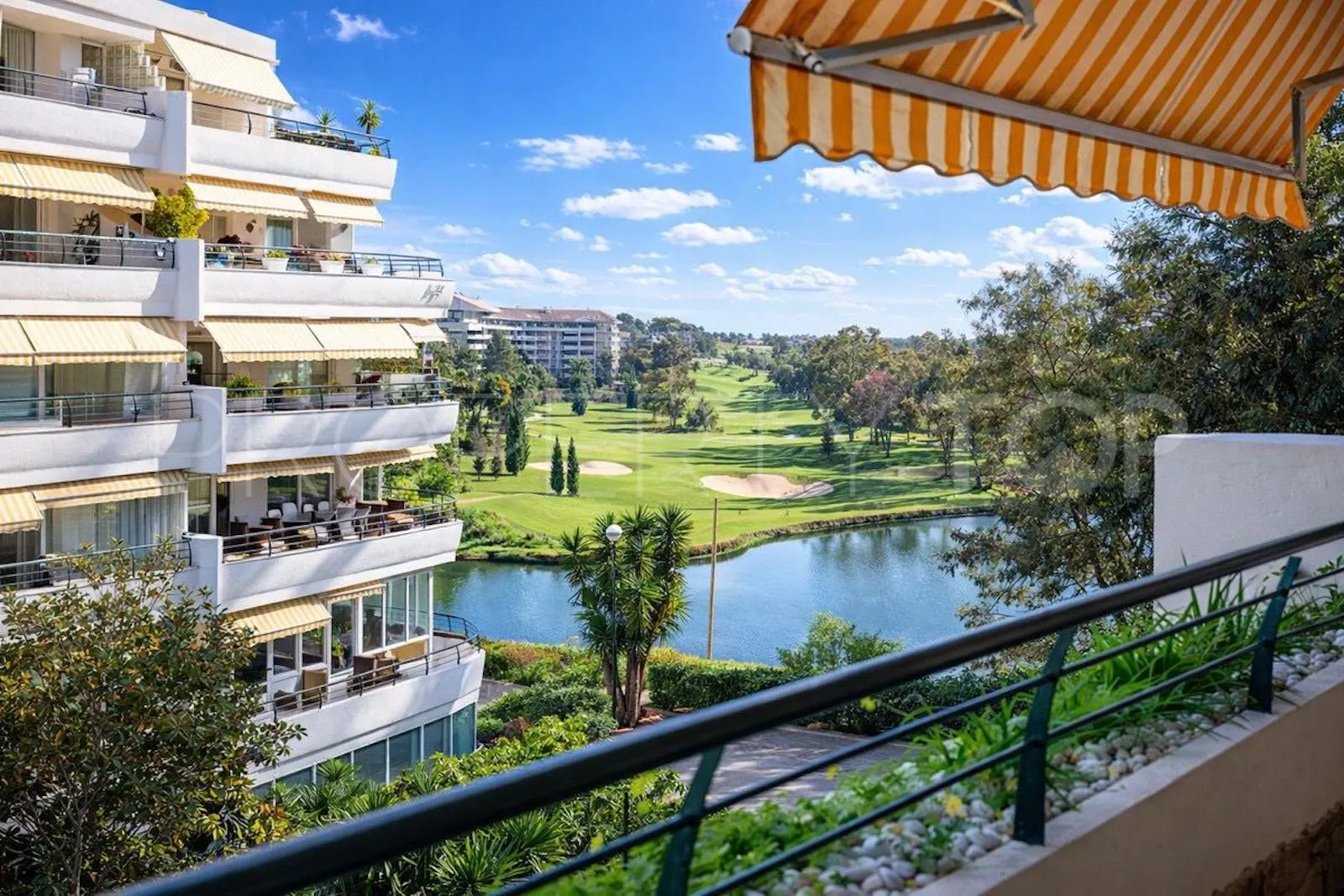 2 bedrooms apartment for sale in Guadalmina Alta
