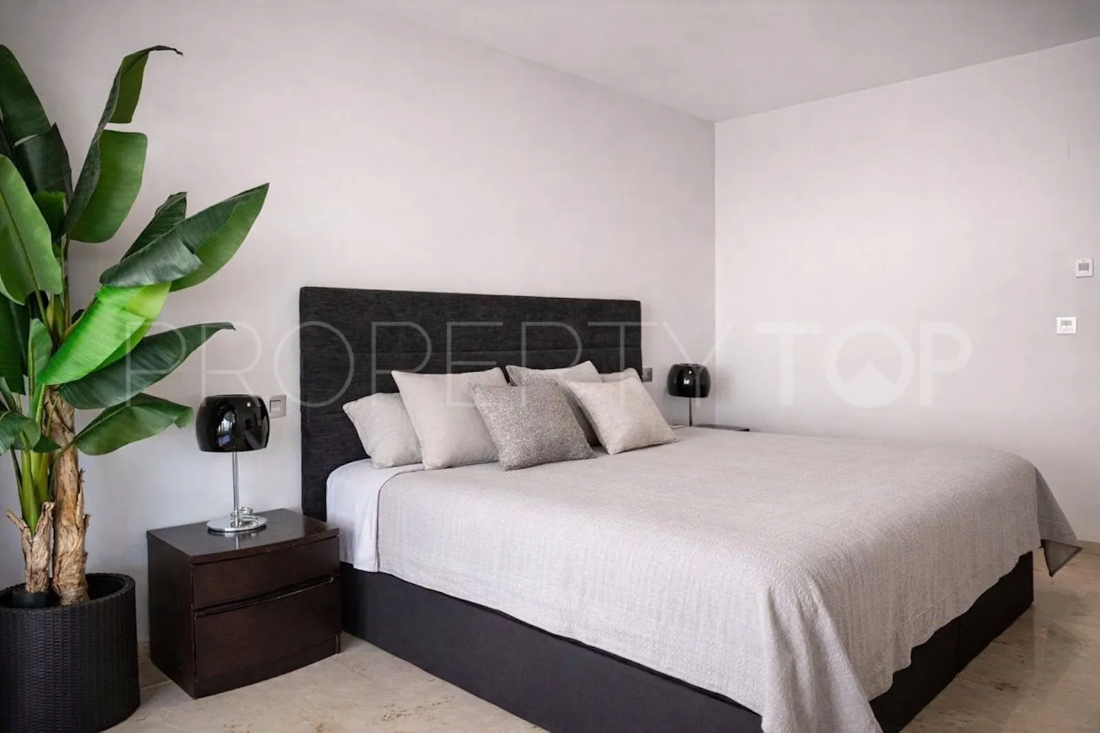 2 bedrooms apartment for sale in Guadalmina Alta