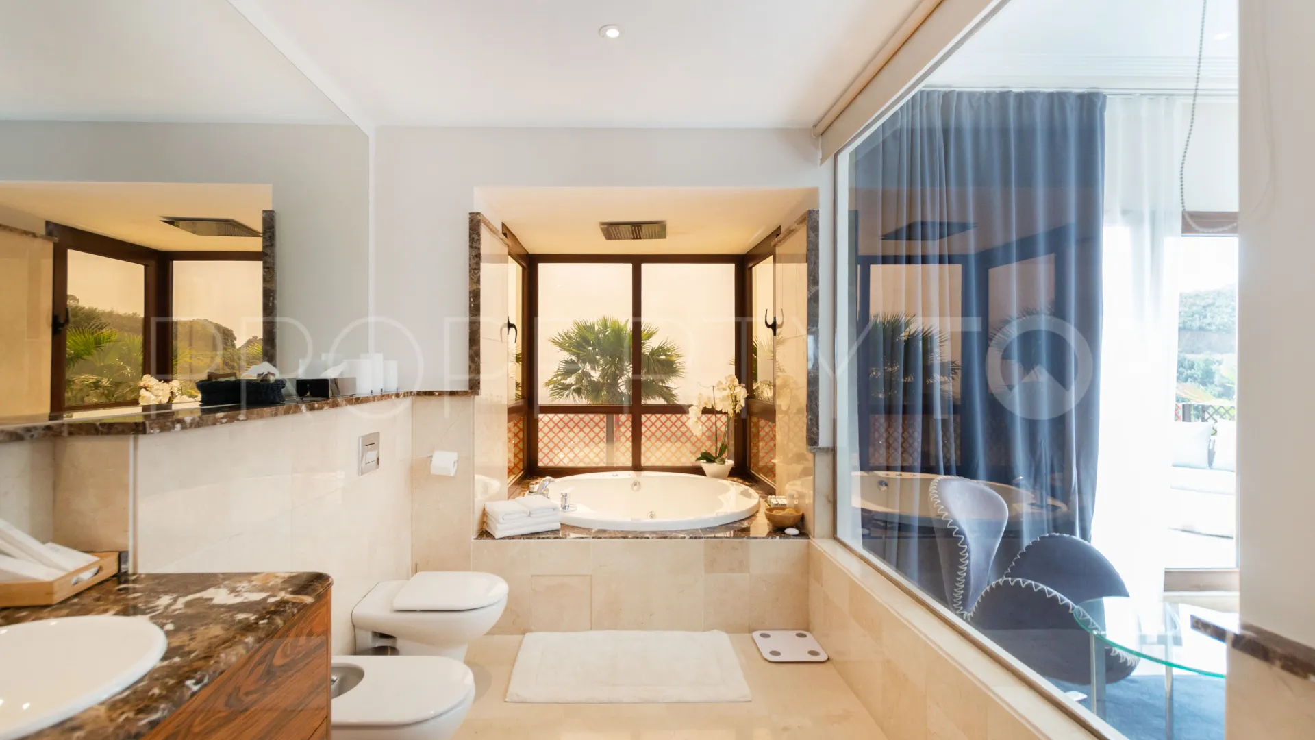 Villa en venta con 5 dormitorios en Benahavis Hills Country Club