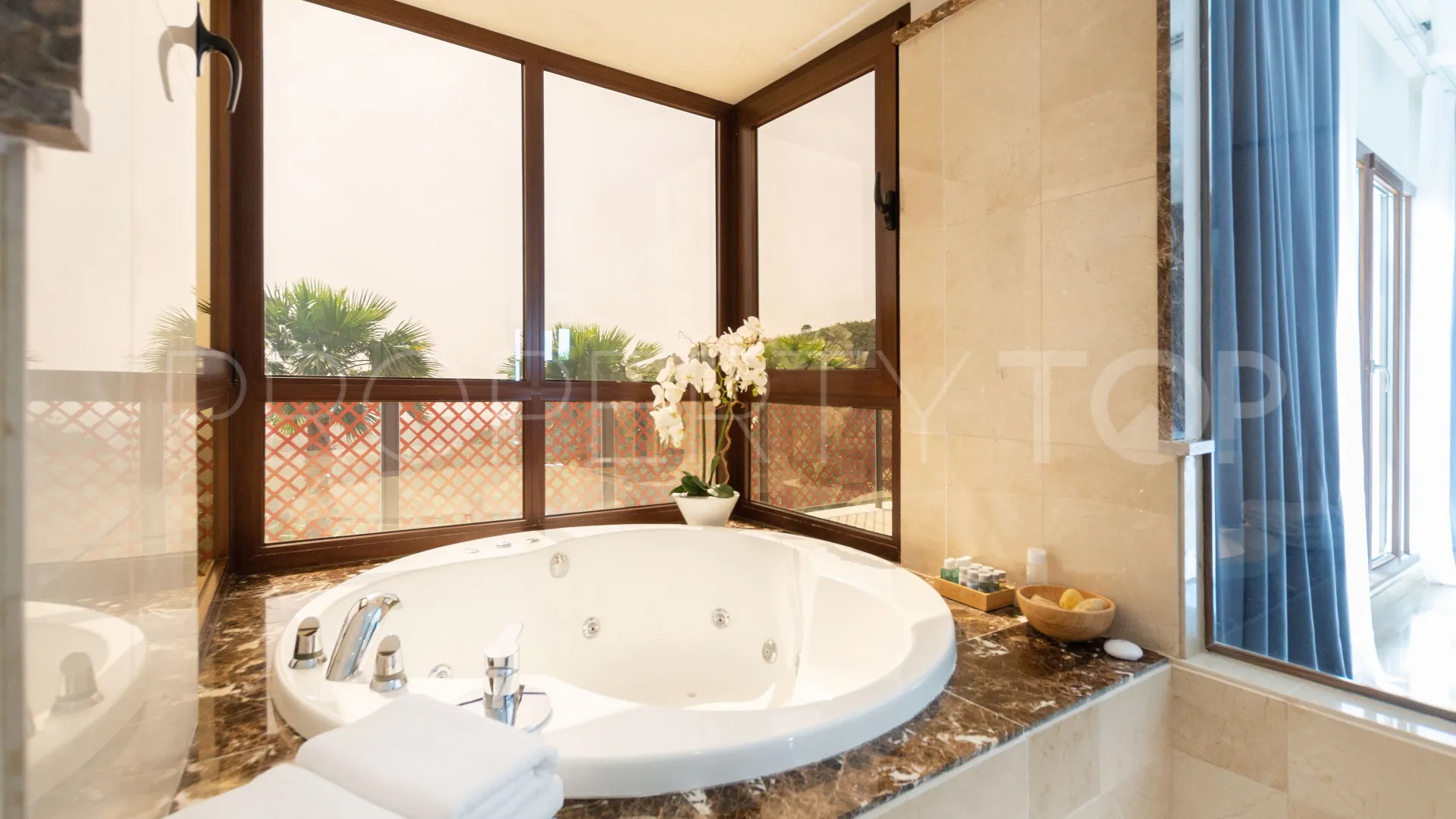 Villa en venta con 5 dormitorios en Benahavis Hills Country Club