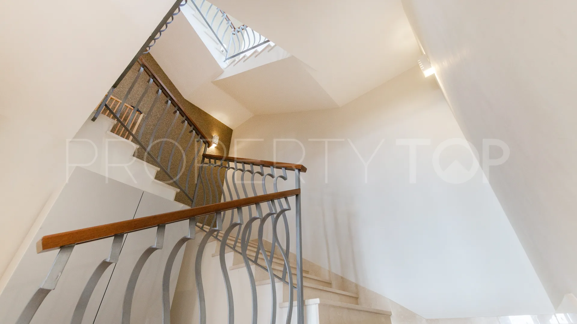 Villa en venta con 5 dormitorios en Benahavis Hills Country Club
