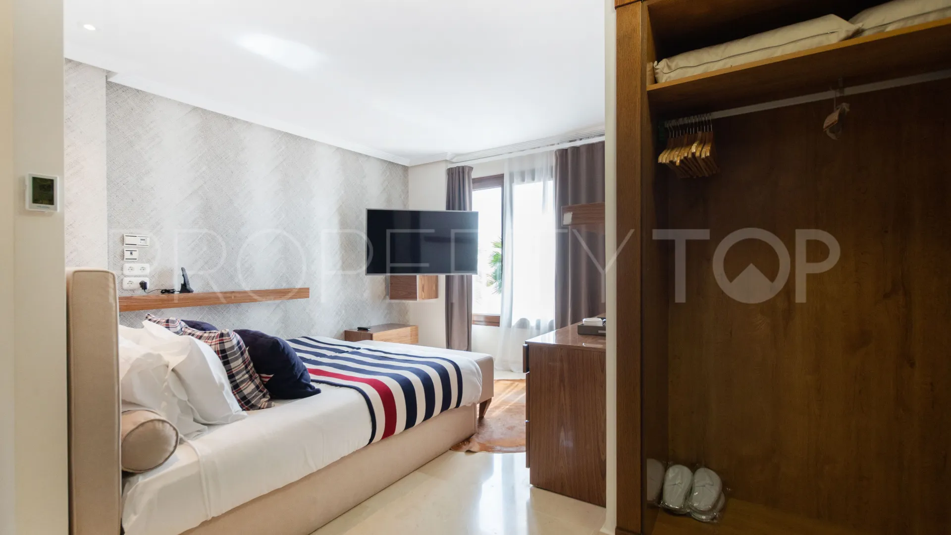 Villa en venta con 5 dormitorios en Benahavis Hills Country Club