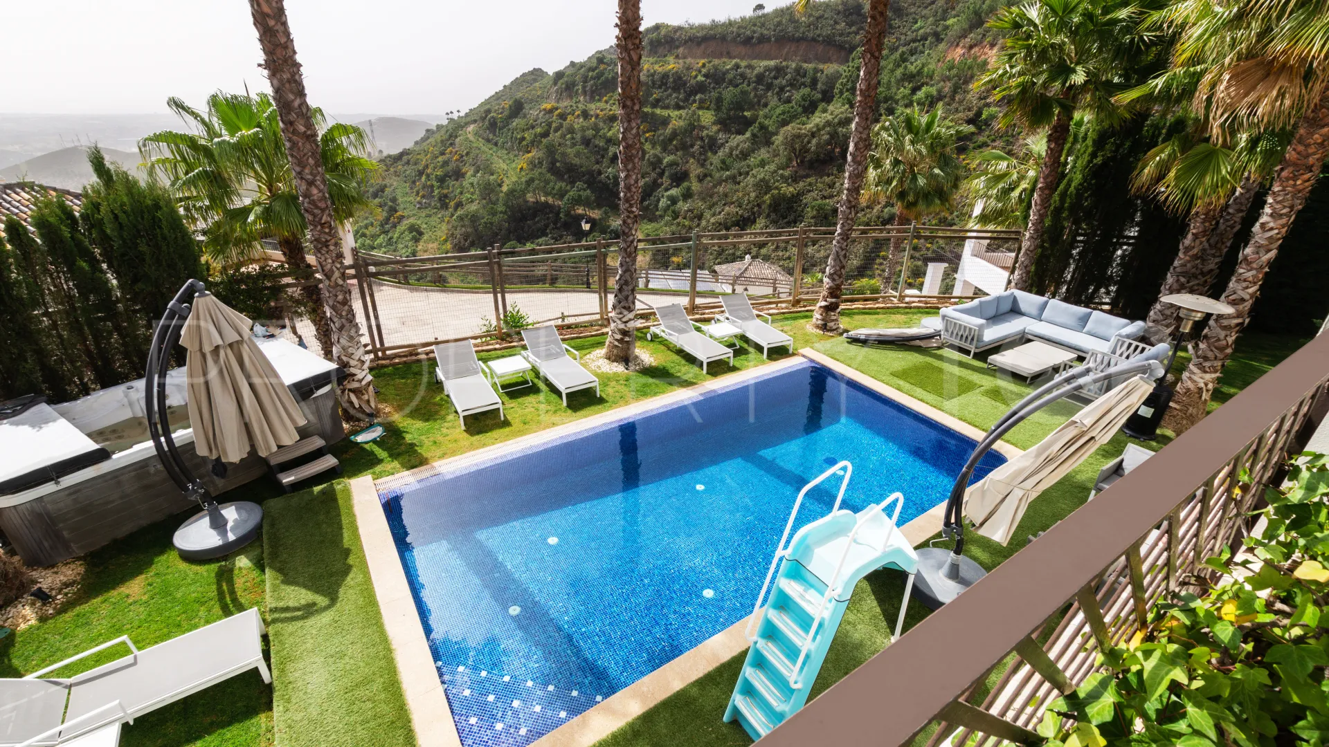 Villa en venta con 5 dormitorios en Benahavis Hills Country Club