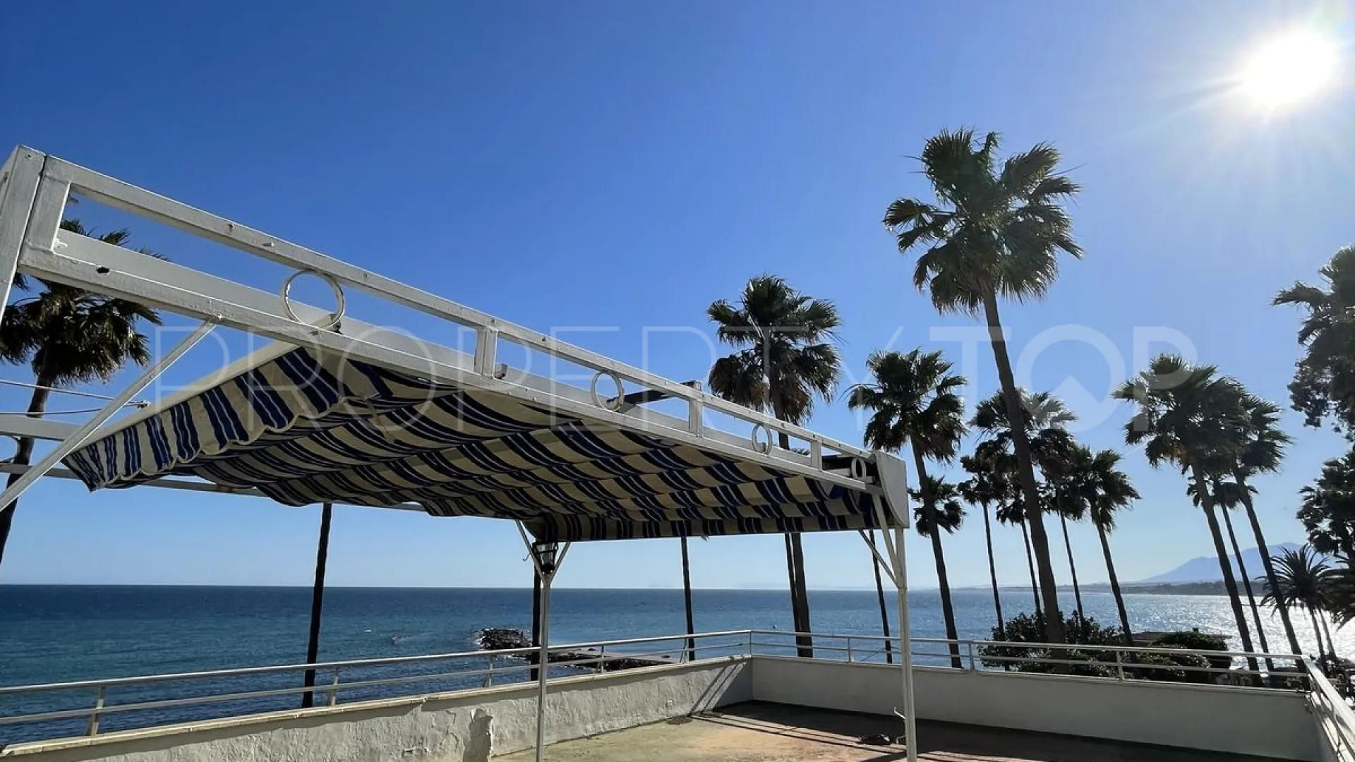 Apartamento de 4 dormitorios a la venta en Marbella