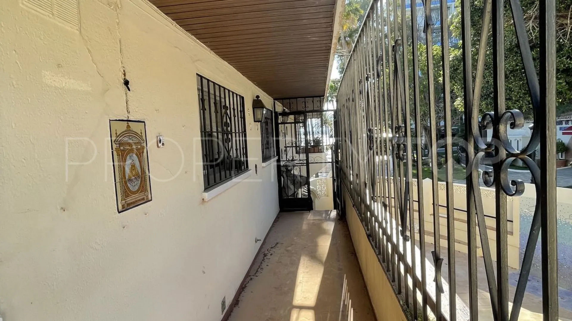 Apartamento de 4 dormitorios a la venta en Marbella
