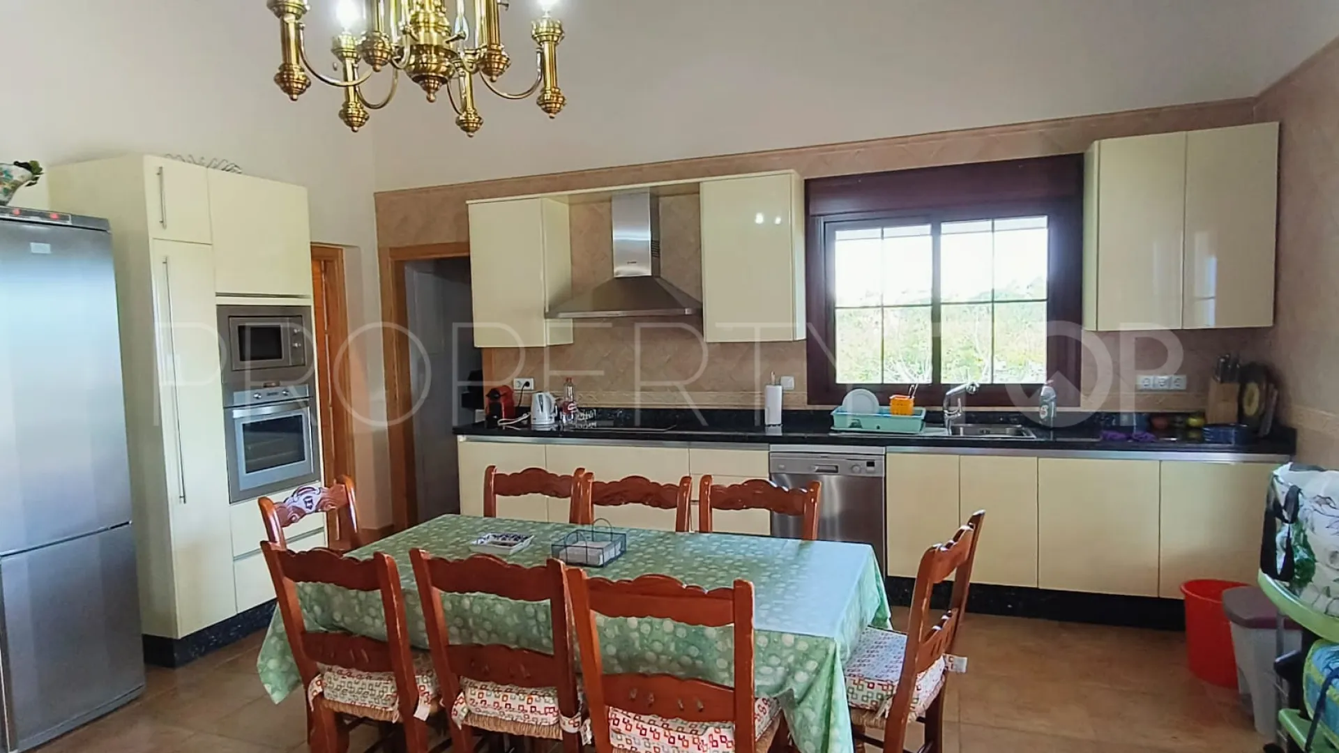 For sale country house in La Alberdina with 3 bedrooms