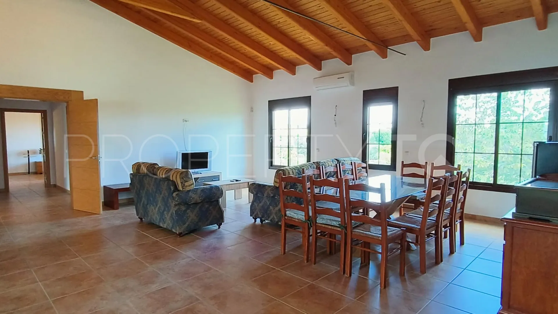 For sale country house in La Alberdina with 3 bedrooms